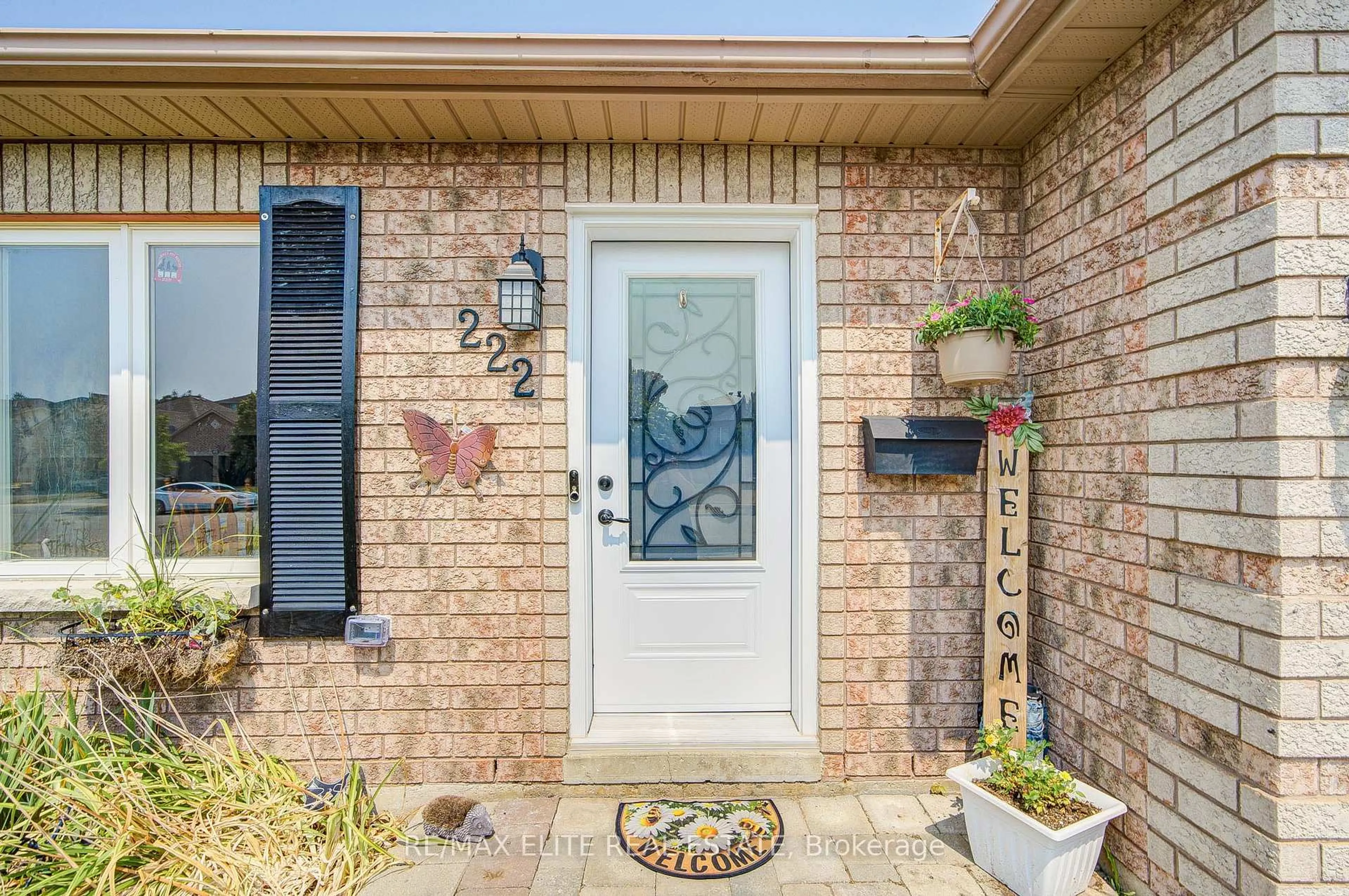 Indoor entryway for 222 Country Lane, Barrie Ontario L4N 0W1