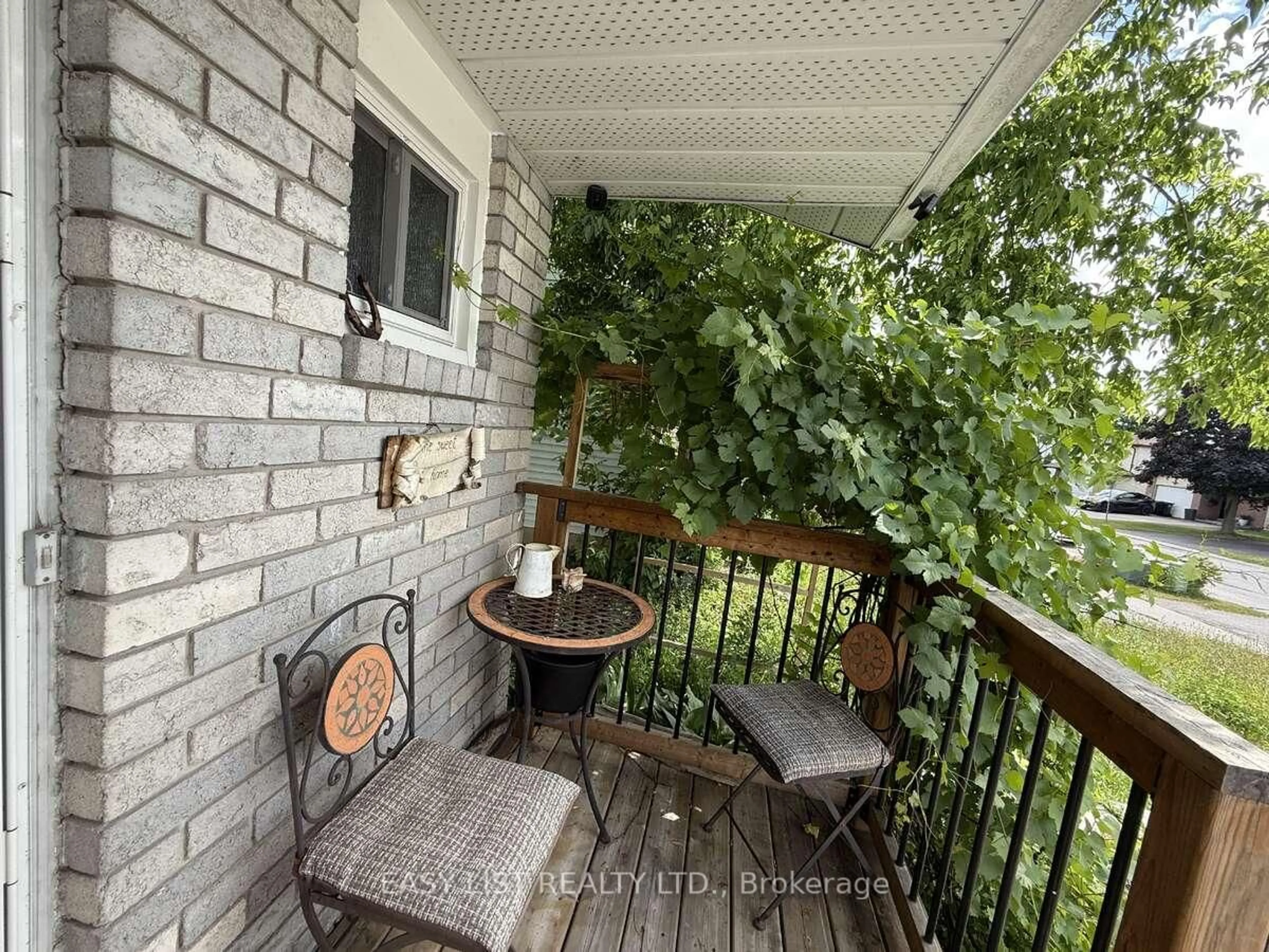Balcony in the apartment, street for 20 Corbett Dr, Barrie Ontario L4M 5T2