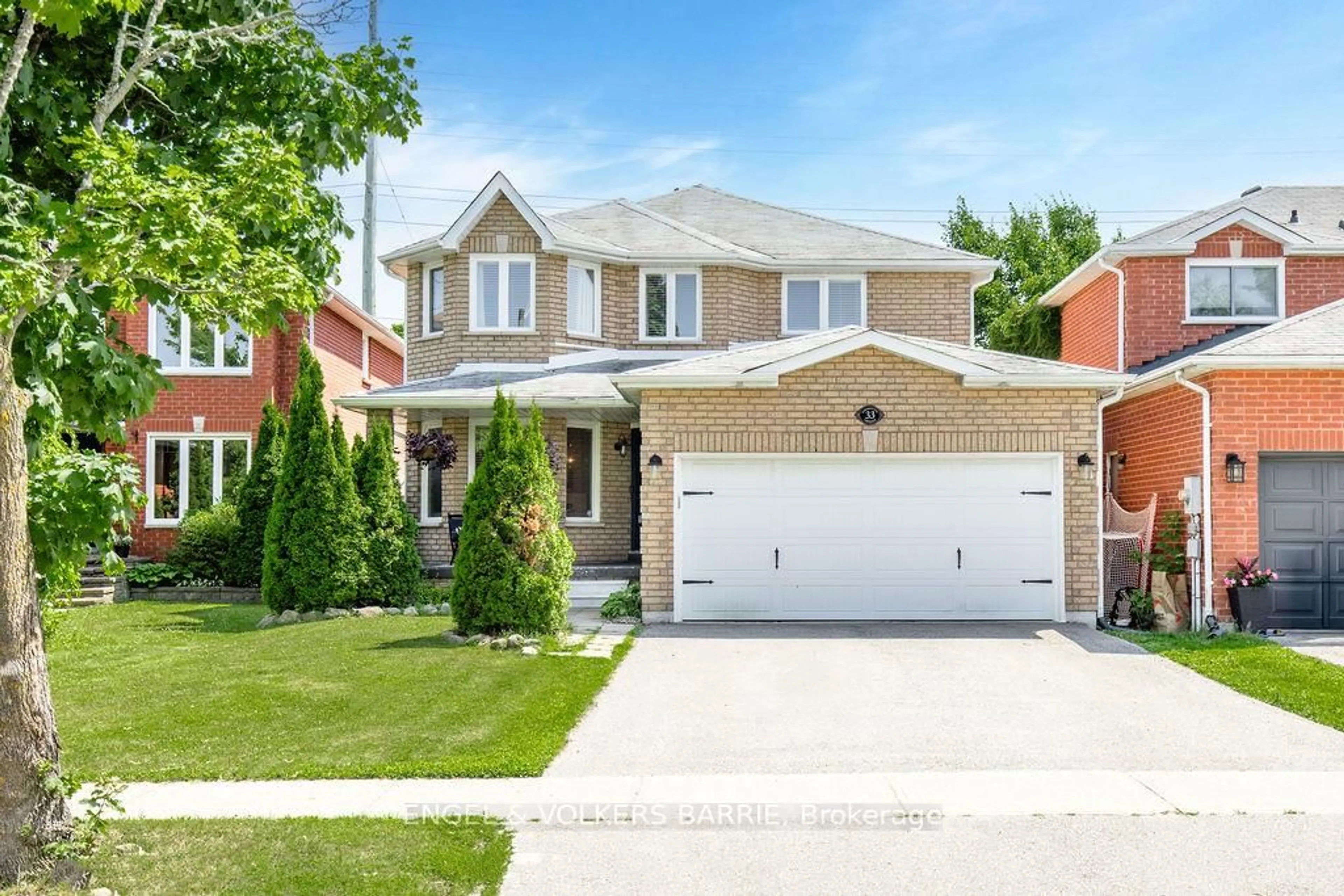 Home with brick exterior material, street for 33 Etherington Cres, Barrie Ontario L4N 7T2