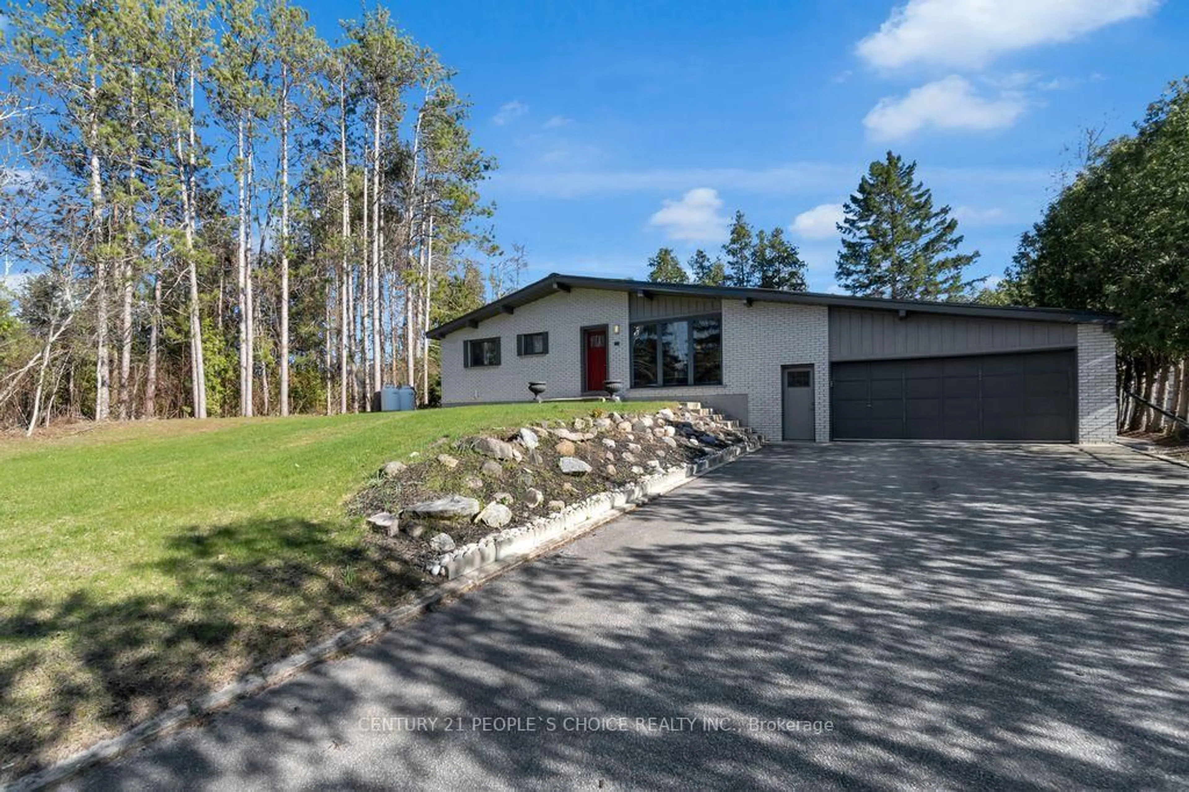 A pic from outside/outdoor area/front of a property/back of a property/a pic from drone, street for 71 Bay Sands Dr, Wasaga Beach Ontario L9Z 1V1