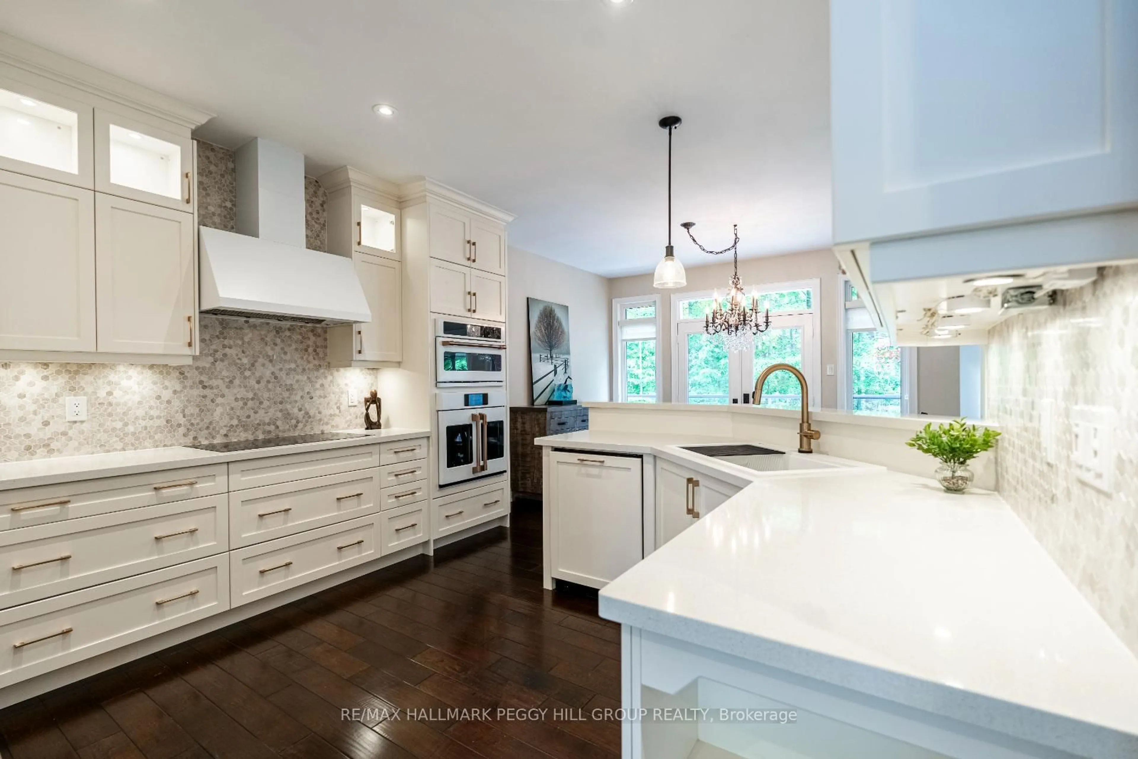 Contemporary kitchen, ceramic/tile floor for 11 Emerald Terr, Oro-Medonte Ontario L0L 2E0
