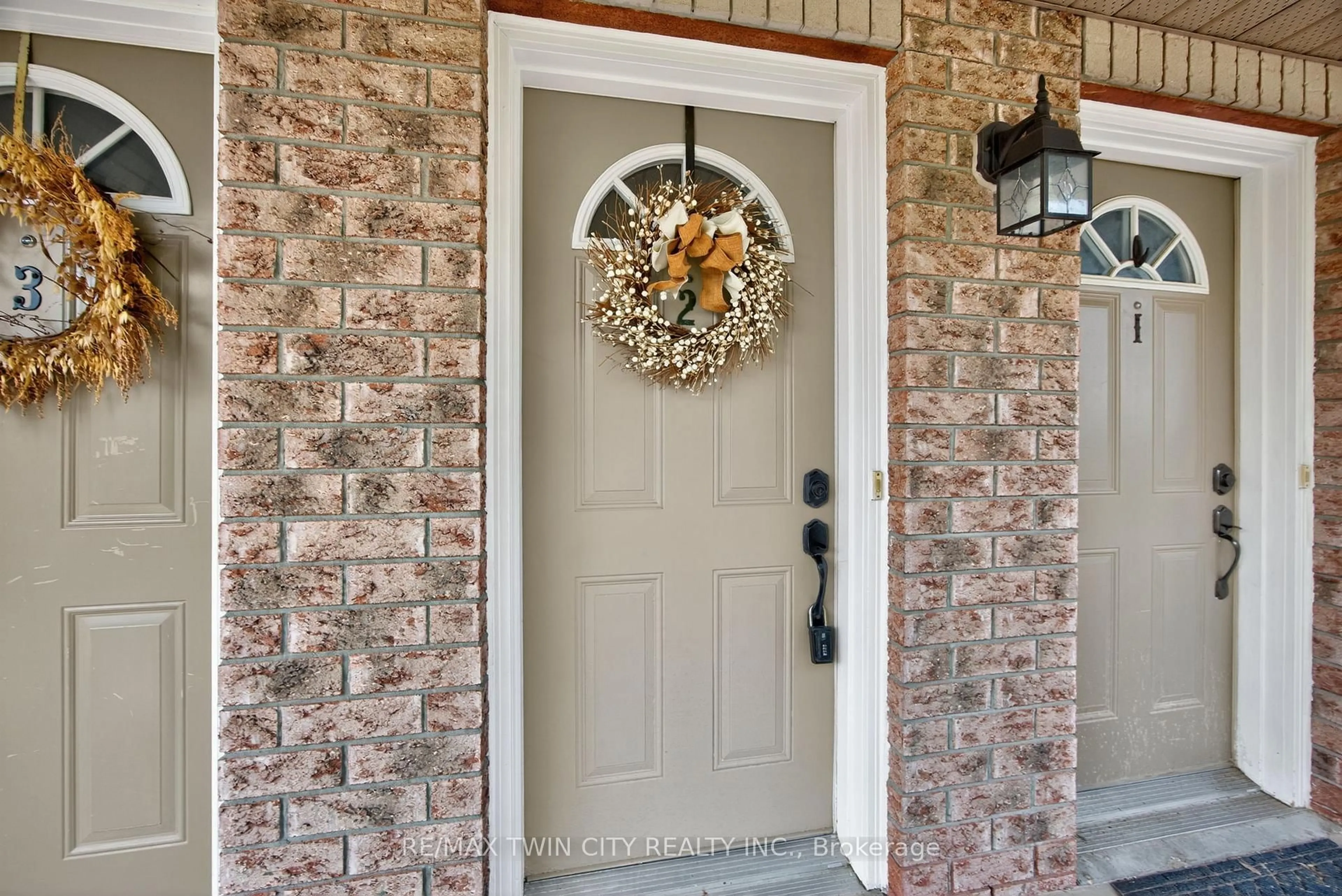 Indoor entryway for 83 Goodwin Dr, Barrie Ontario L4N 6K4