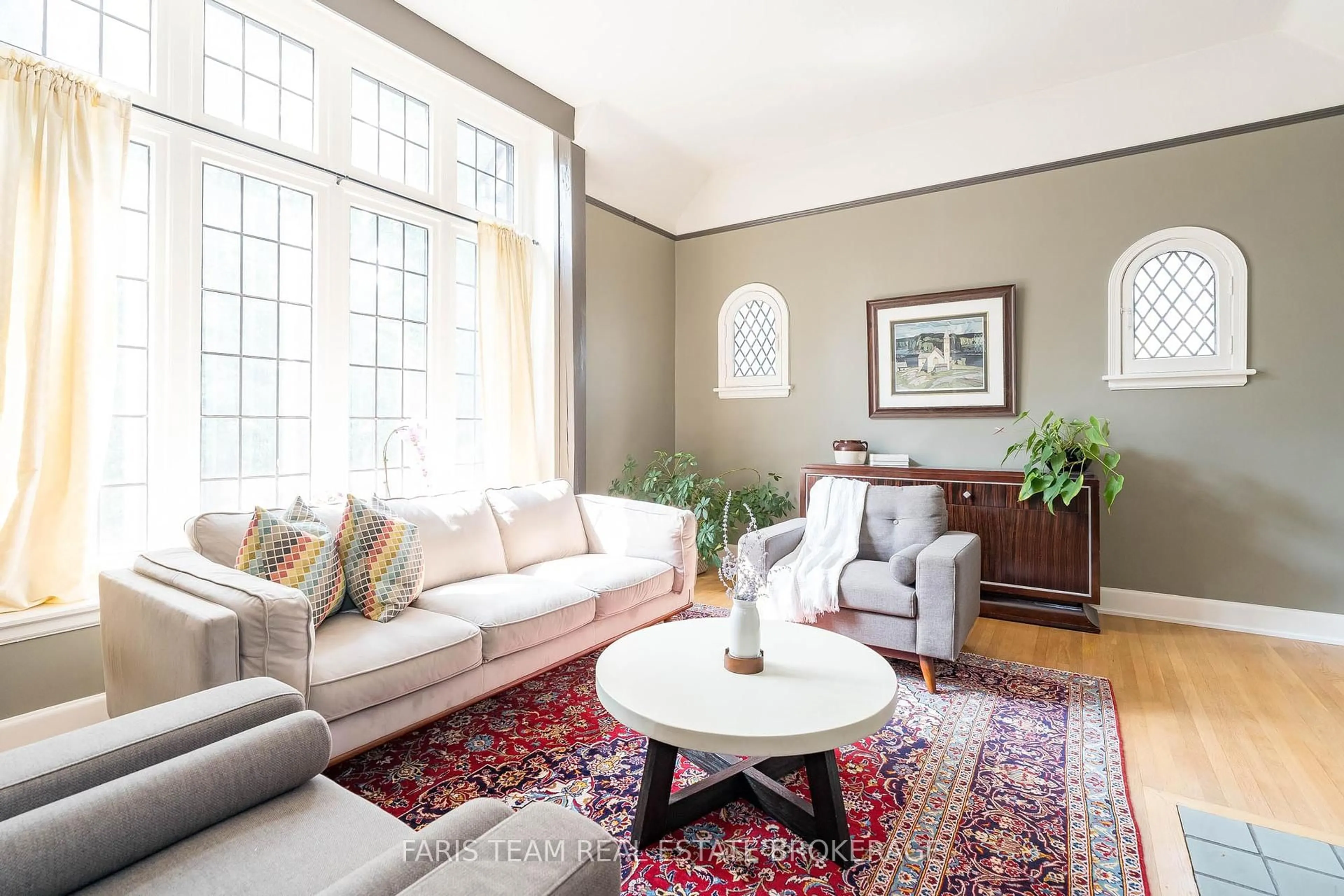 Living room with furniture, unknown for 44 Tecumseth St, Orillia Ontario L3V 1X9