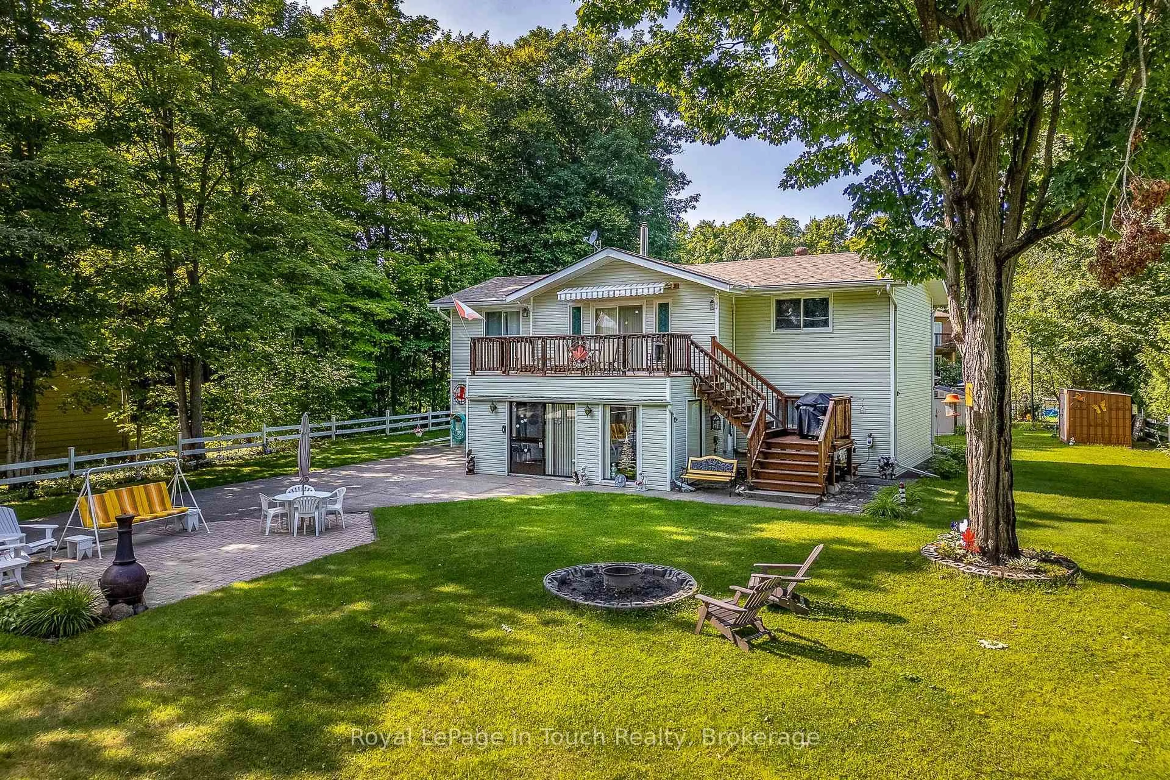 Patio, water/lake/river/ocean view for 682 CONCESSION 15 Rd, Tiny Ontario L9M 0H7