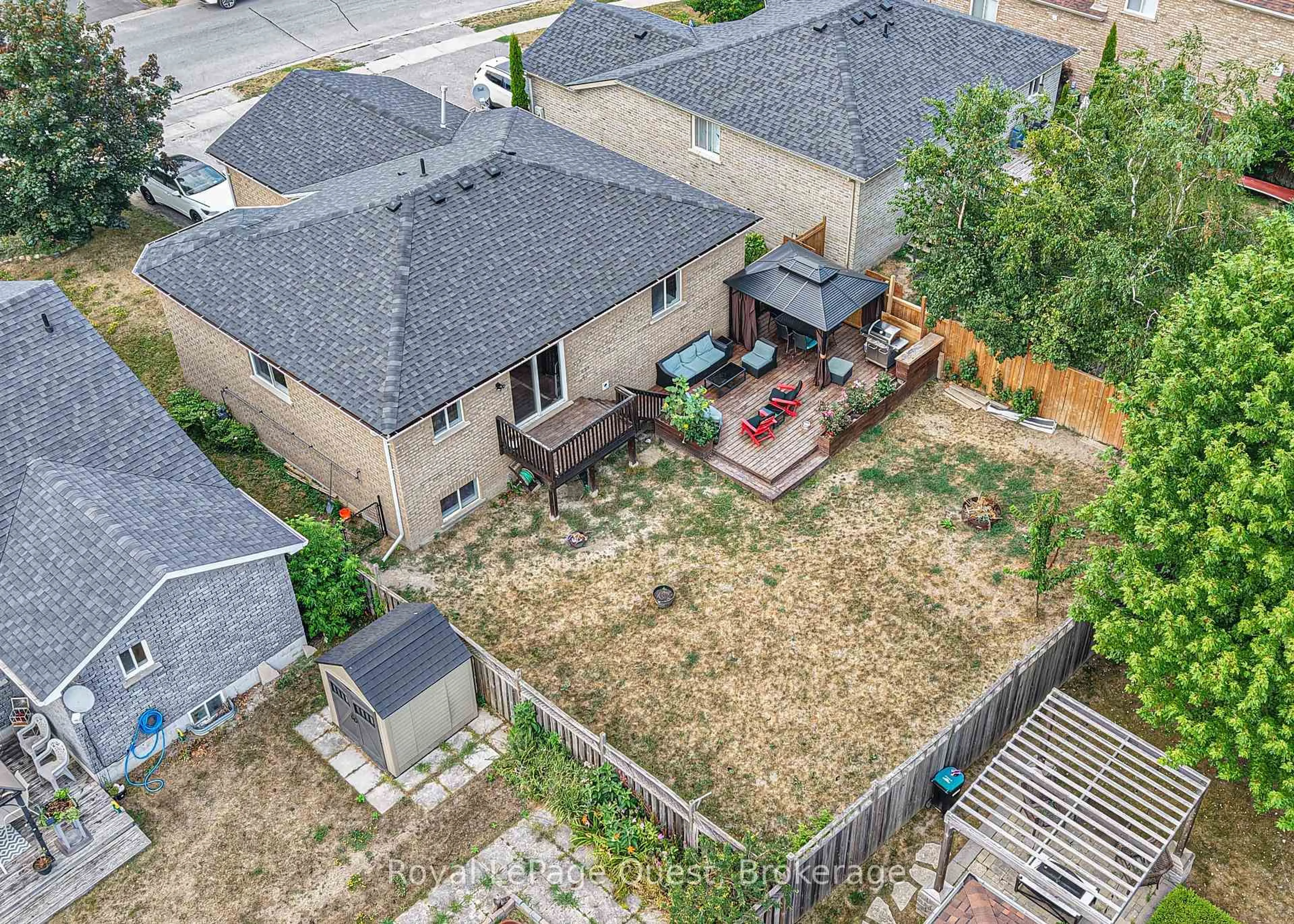 A pic from outside/outdoor area/front of a property/back of a property/a pic from drone, street for 13 Graham St, Springwater Ontario L0L 1P0