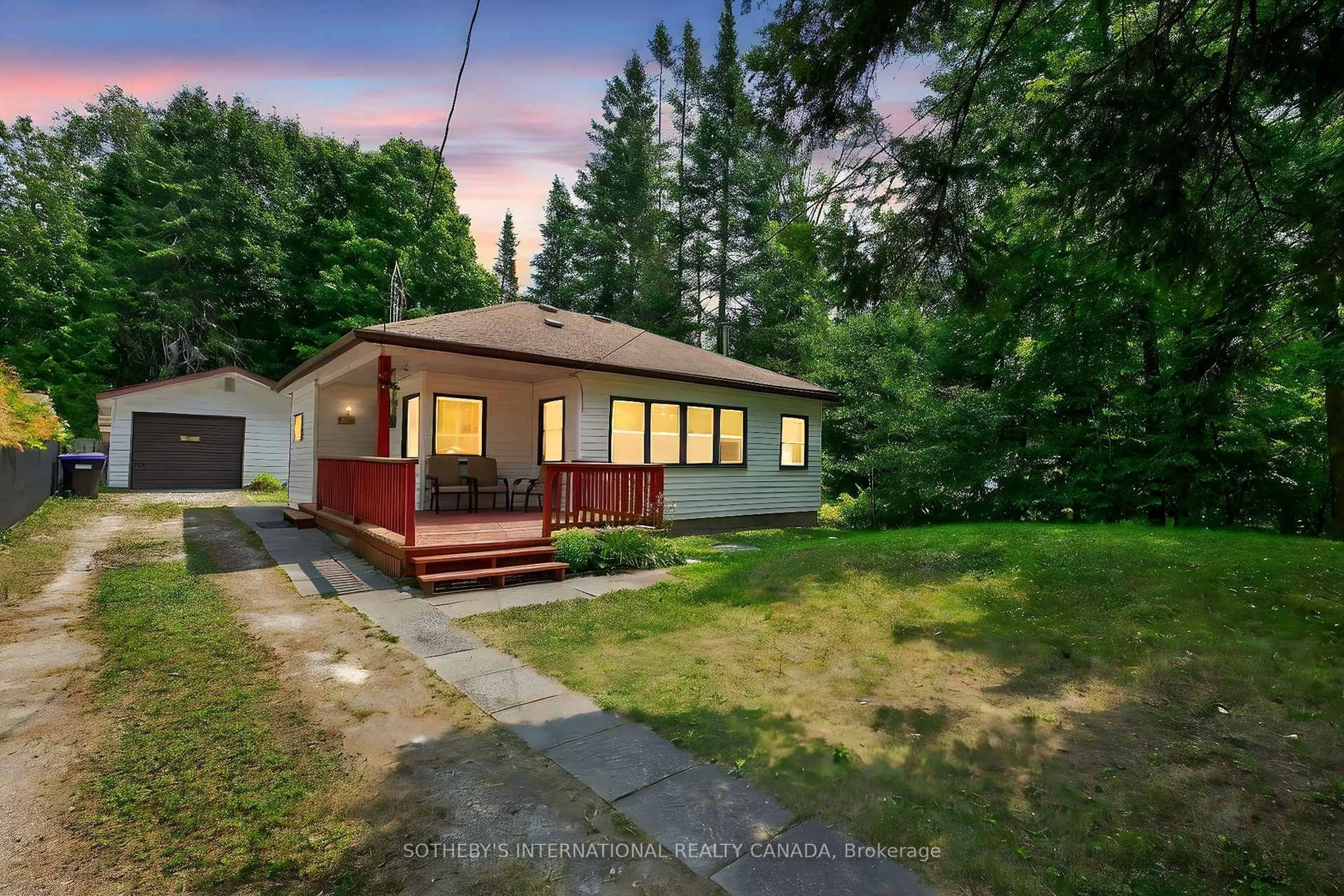 A pic from outside/outdoor area/front of a property/back of a property/a pic from drone, street for 37 Park Rd, Tiny Ontario L0L 1P1