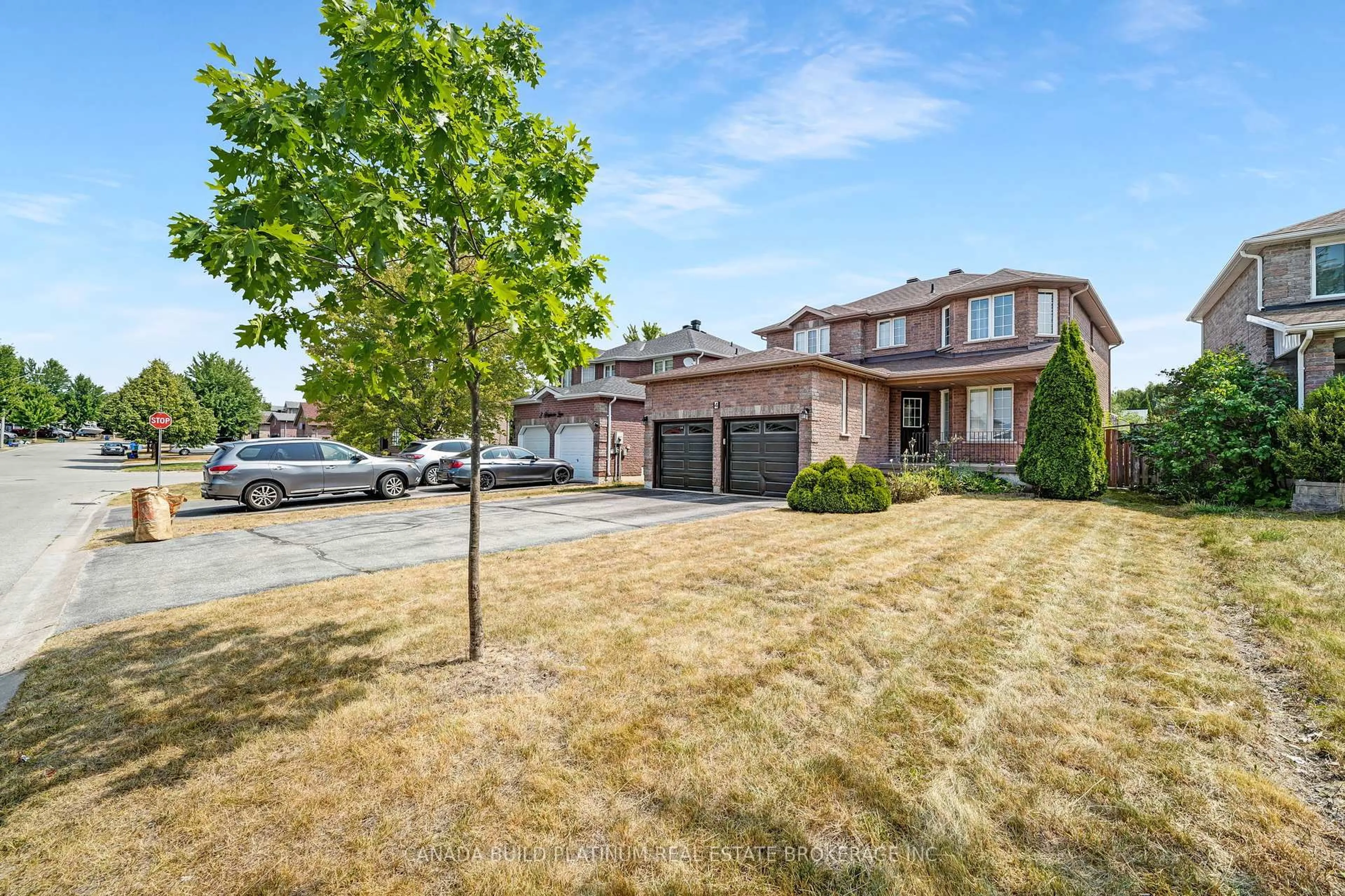 A pic from outside/outdoor area/front of a property/back of a property/a pic from drone, street for 4 Stephanie Lane, Barrie Ontario L4N 0V2