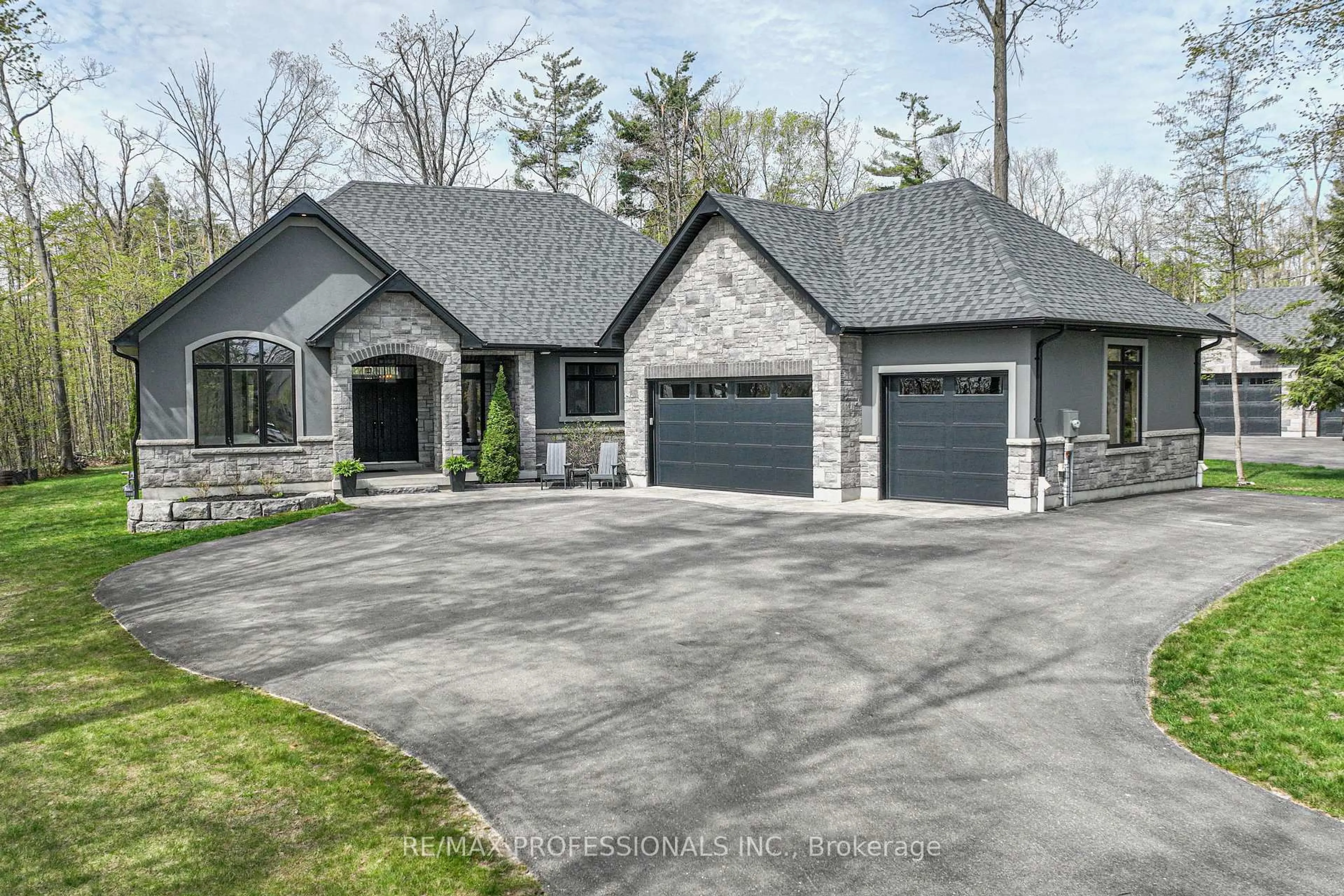 Home with brick exterior material, street for 21 Boothby Cres, Springwater Ontario L9X 0H1