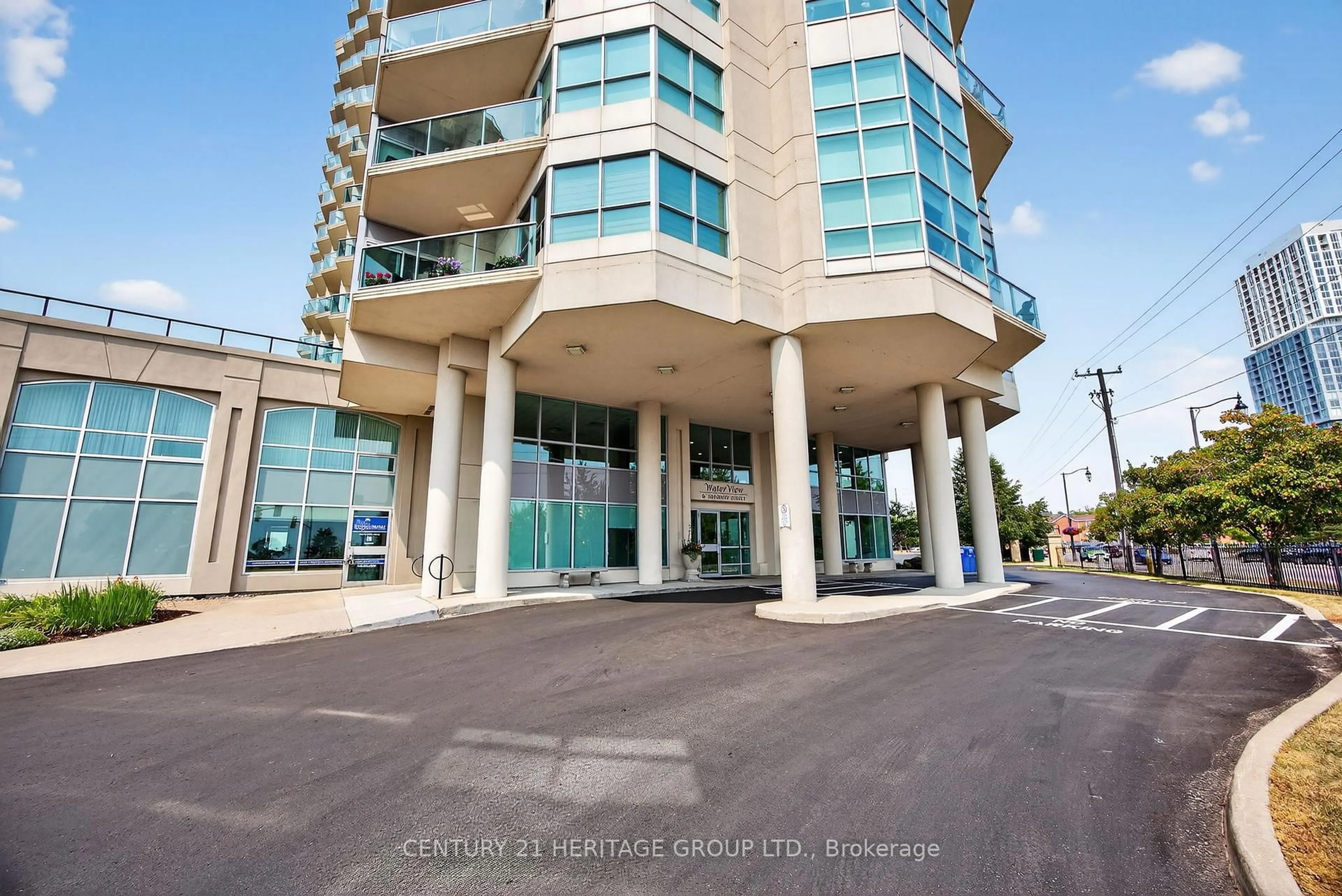 Indoor foyer for 6 Toronto St #1008, Barrie Ontario L9S 3T7
