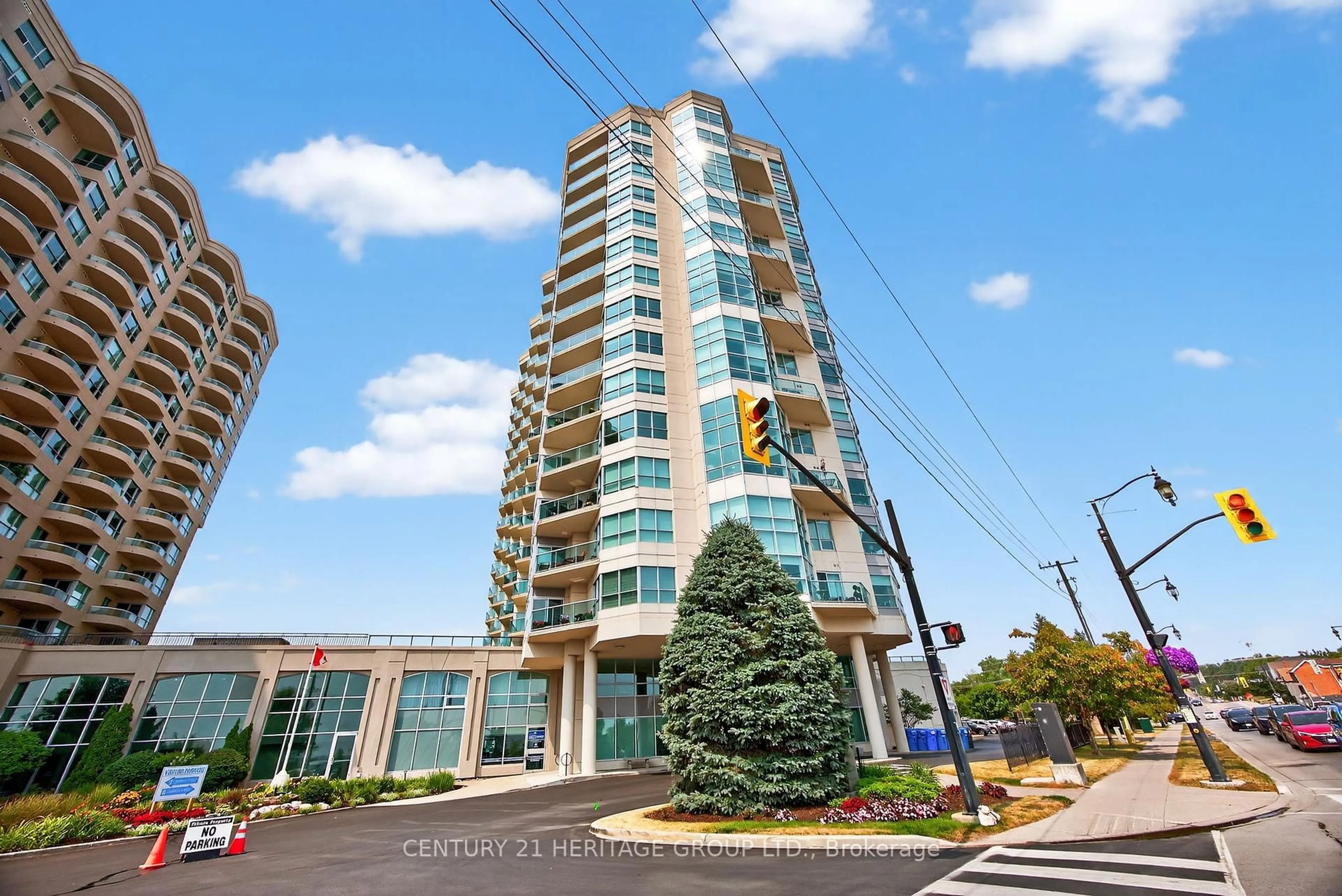 Indoor foyer for 6 Toronto St #1008, Barrie Ontario L9S 3T7