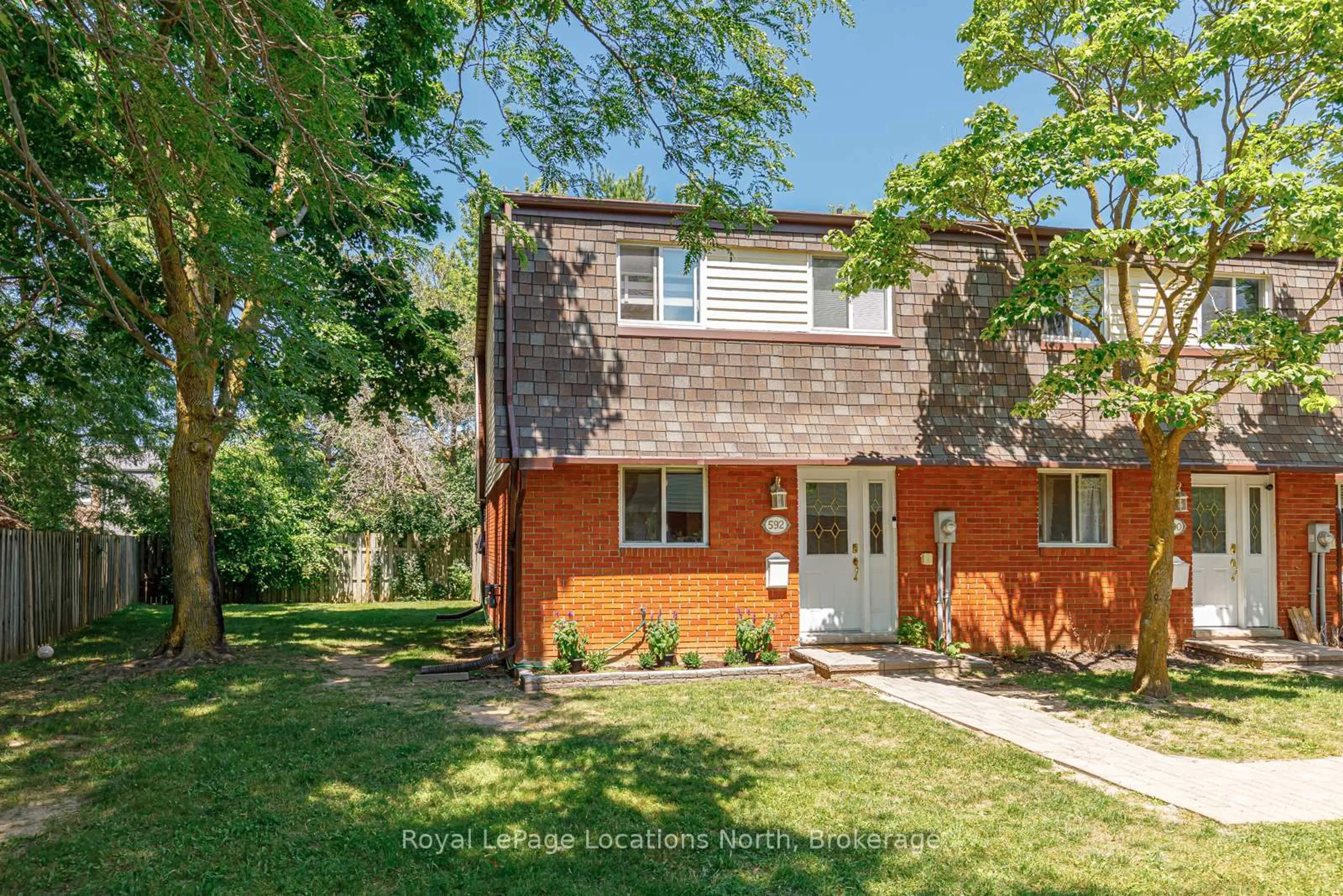 Home with brick exterior material, street for 592 Tenth St, Collingwood Ontario L9Y 4C1