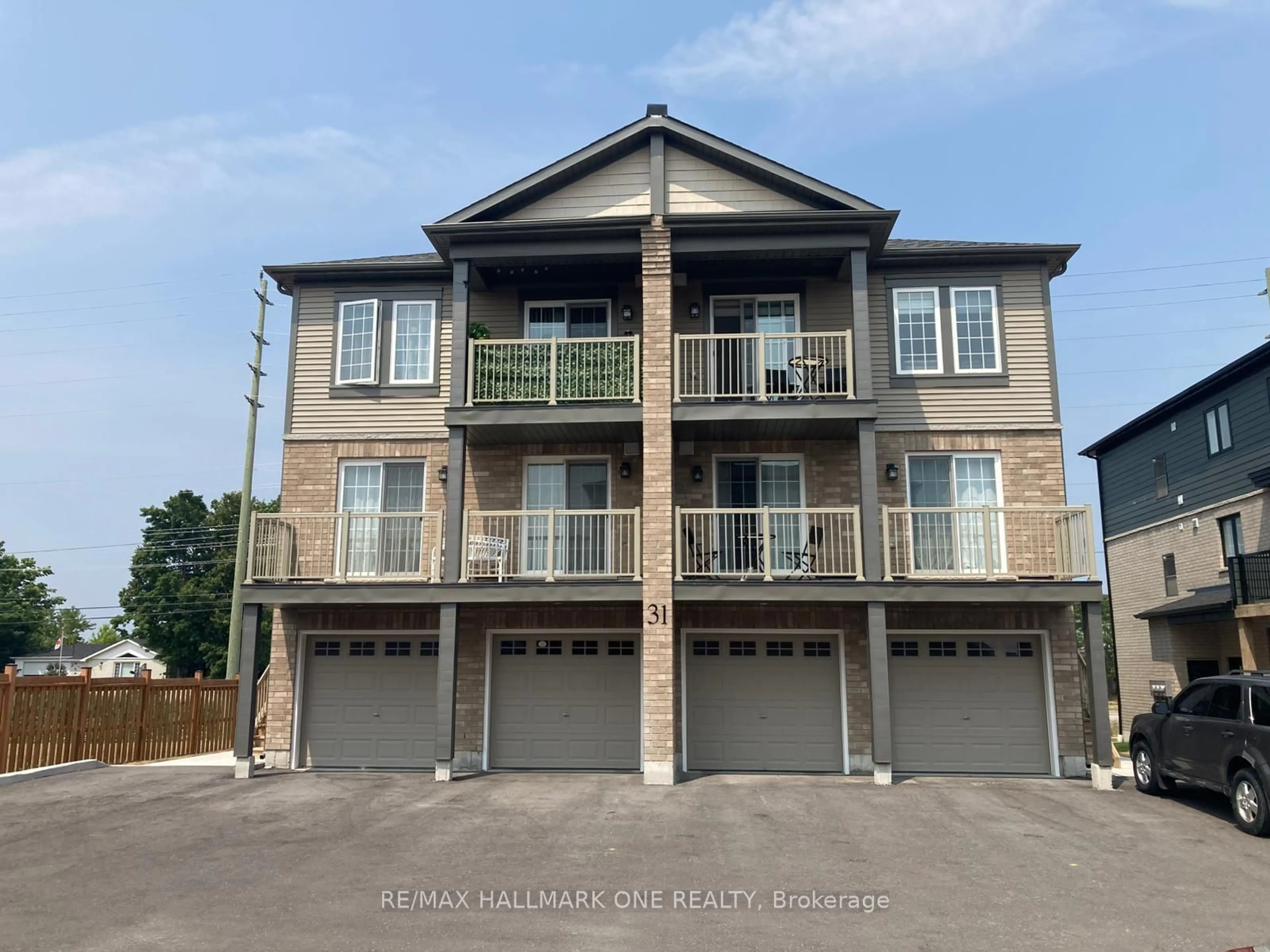Home with vinyl exterior material, unknown for 31 Pumpkin Corner Cres, Barrie Ontario L9J 0T5