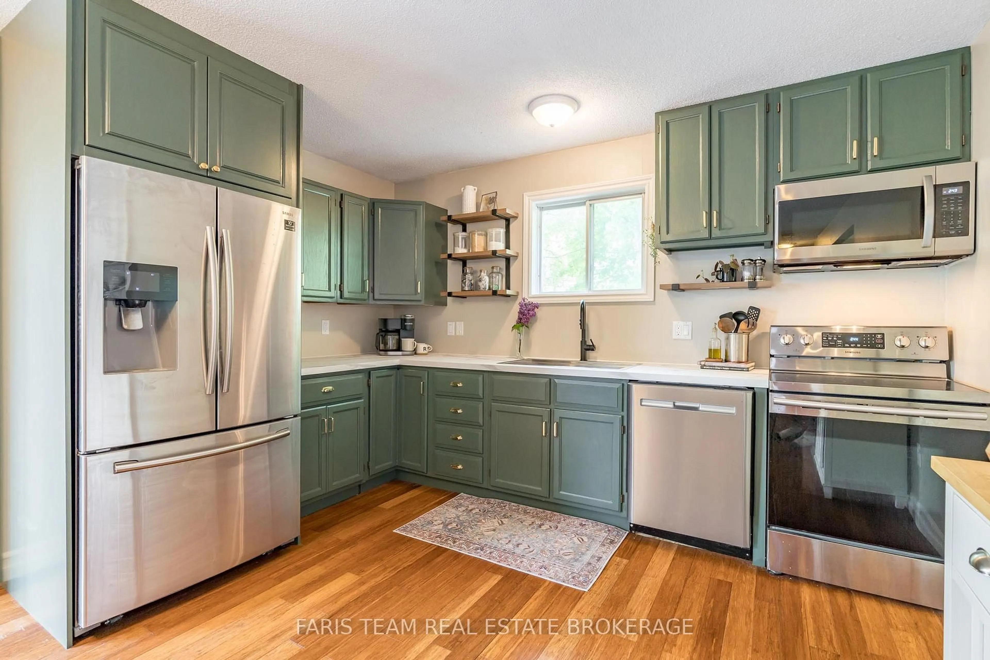 Open concept kitchen, unknown for 427 Ann St, Tay Ontario L0K 1R0