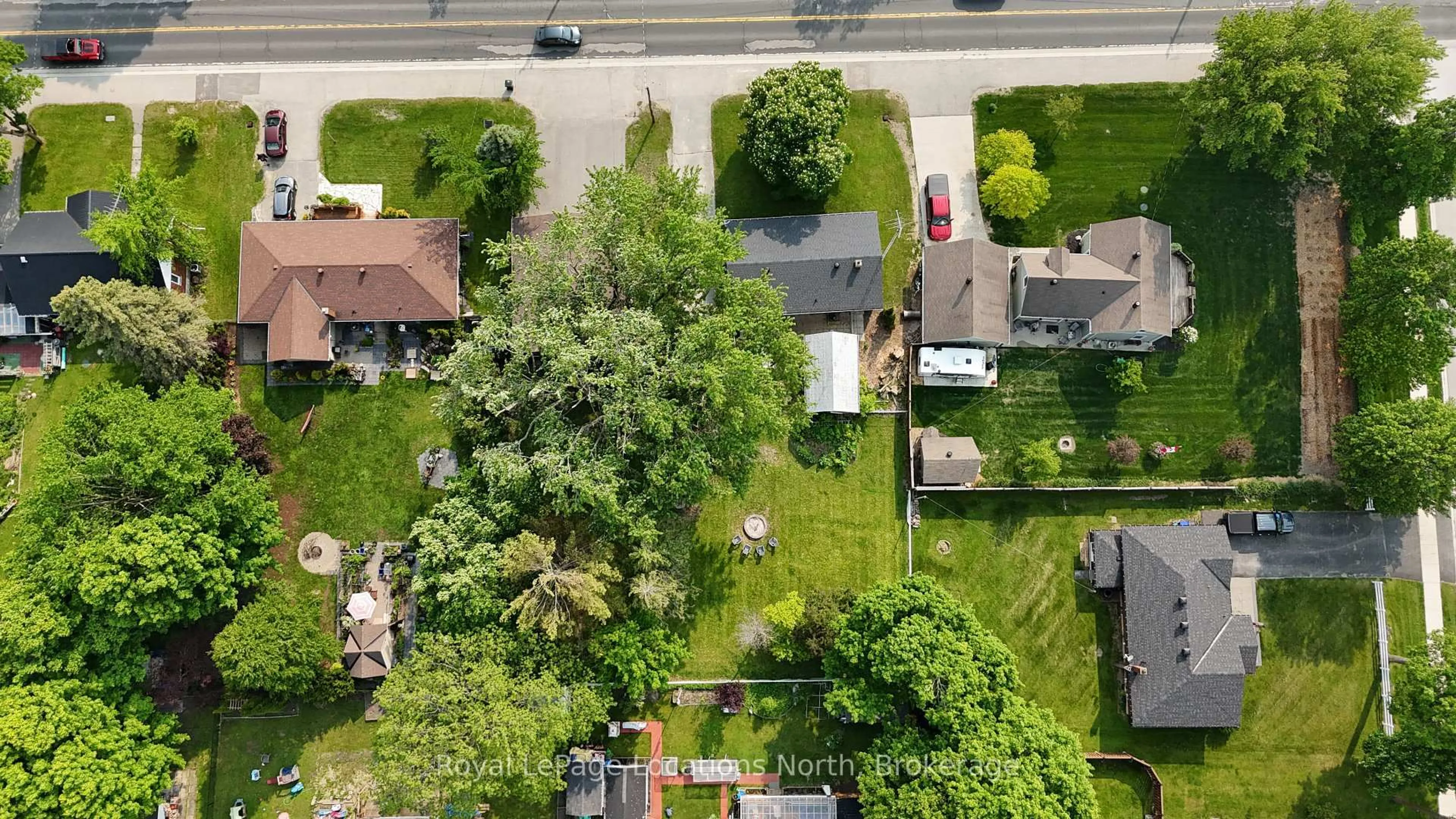 A pic from outside/outdoor area/front of a property/back of a property/a pic from drone, street for 1661 GEORGE JOHNSTON Rd, Springwater Ontario L9X 2B2