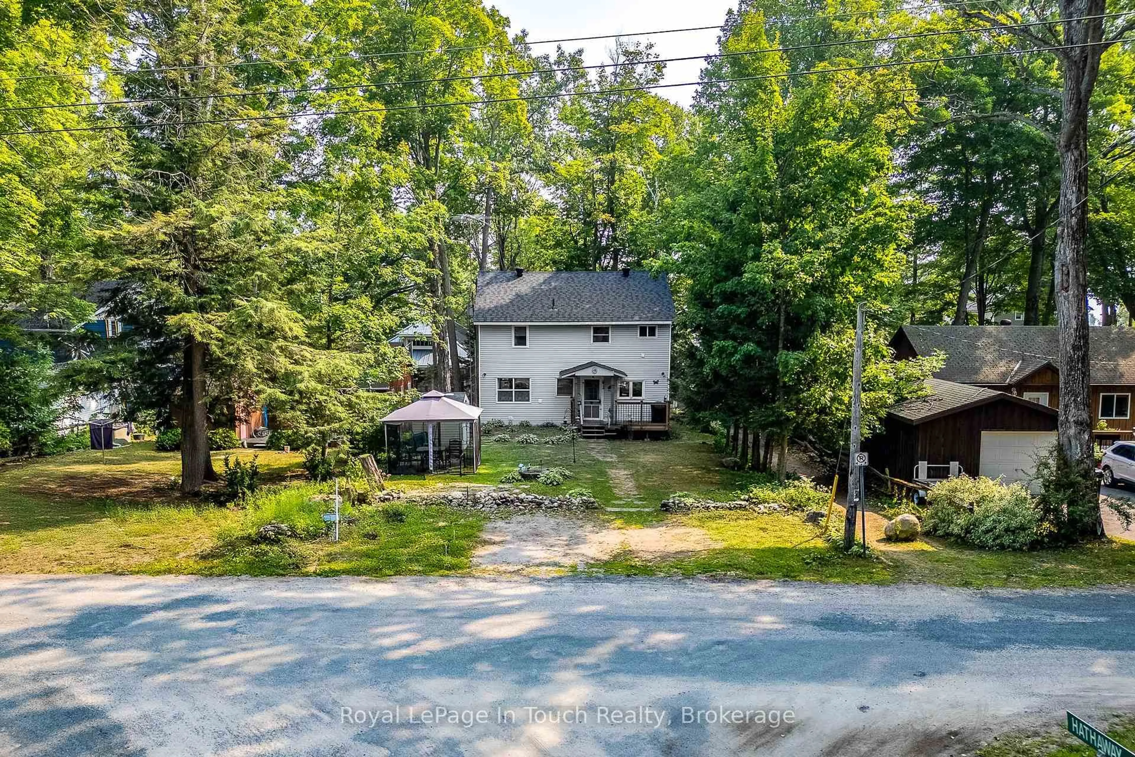 A pic from outside/outdoor area/front of a property/back of a property/a pic from drone, unknown for 68 Quesnelle Dr, Tiny Ontario L0L 2J0
