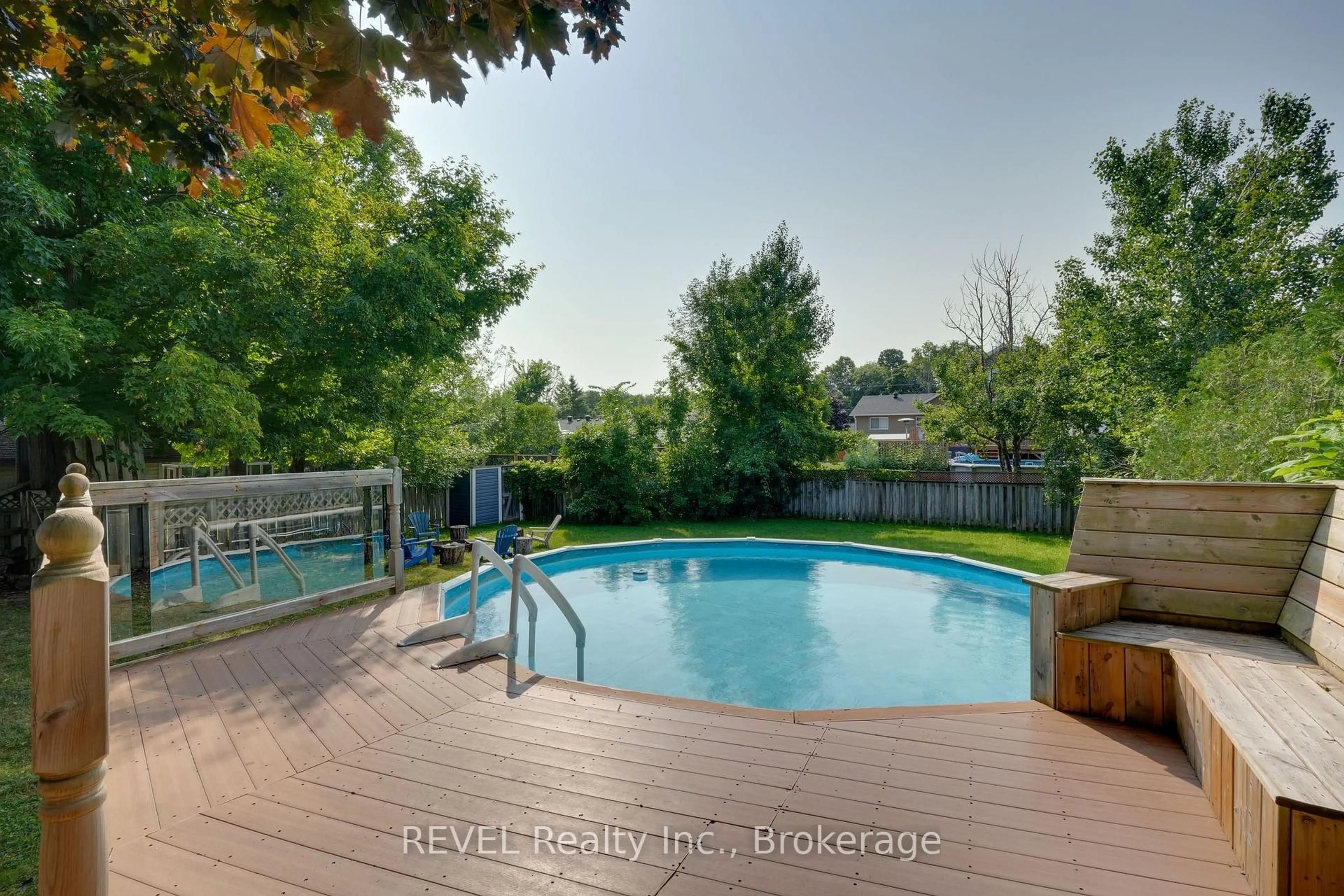 Pool for 77 Bay St, Tay Ontario L0K 2A0