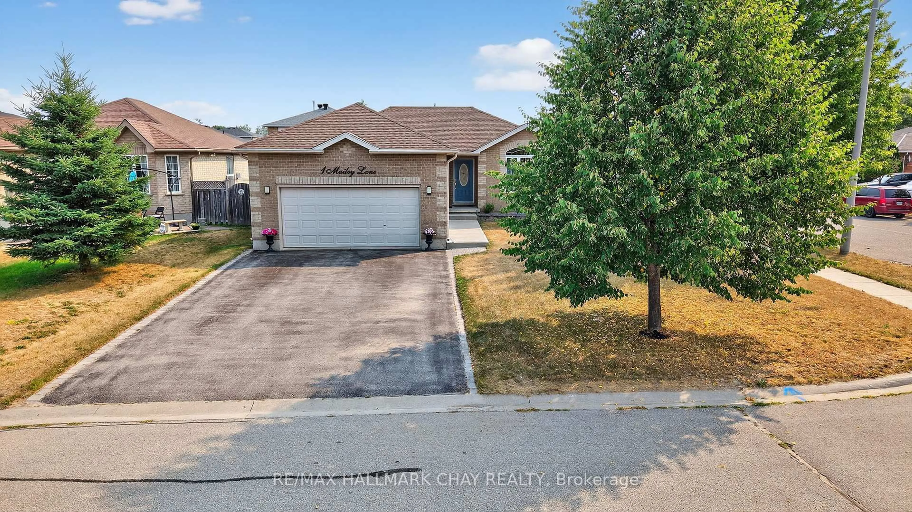 A pic from outside/outdoor area/front of a property/back of a property/a pic from drone, street for 1 Mailey Lane, Barrie Ontario L4N 0P3