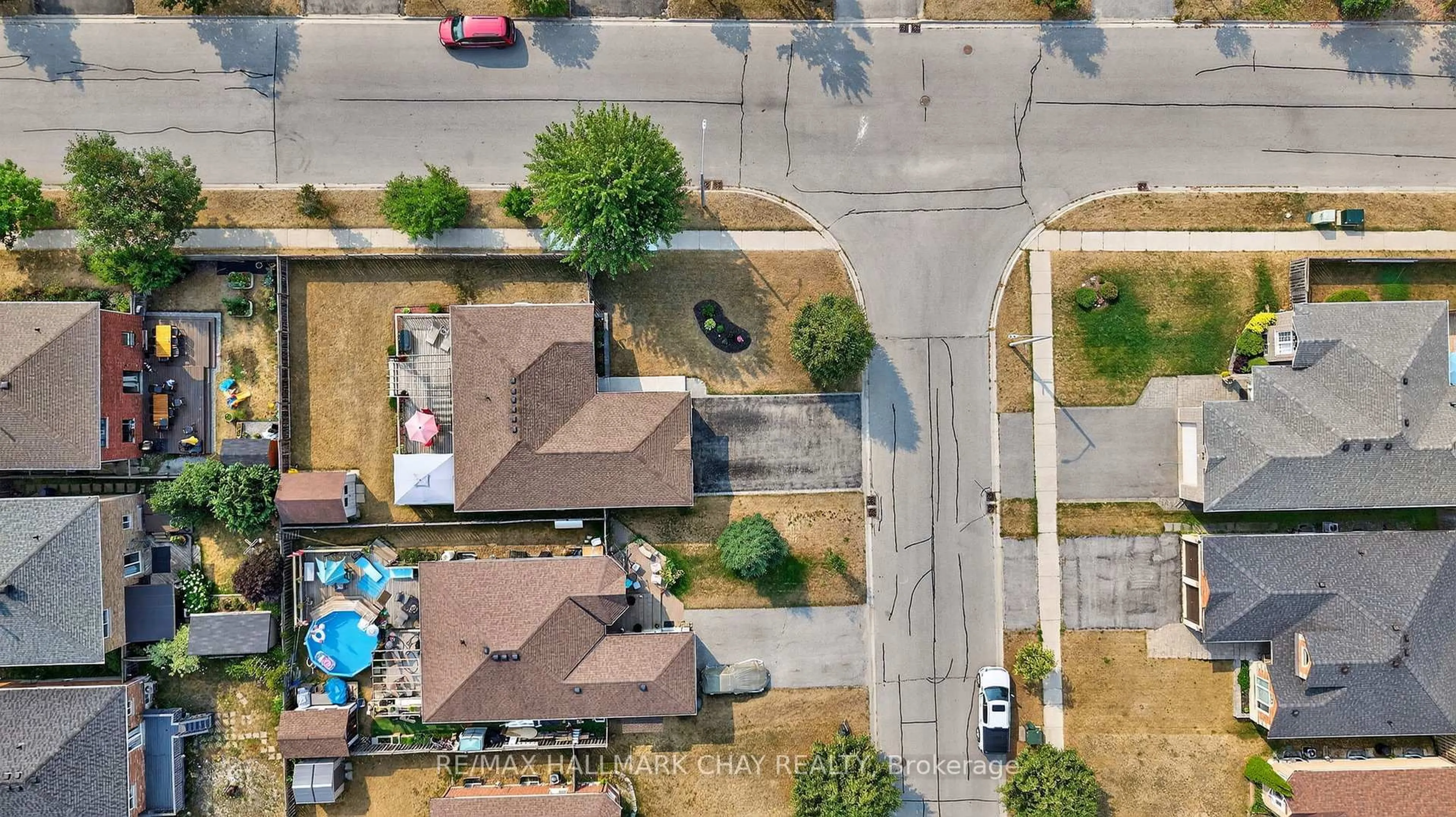 A pic from outside/outdoor area/front of a property/back of a property/a pic from drone, street for 1 Mailey Lane, Barrie Ontario L4N 0P3