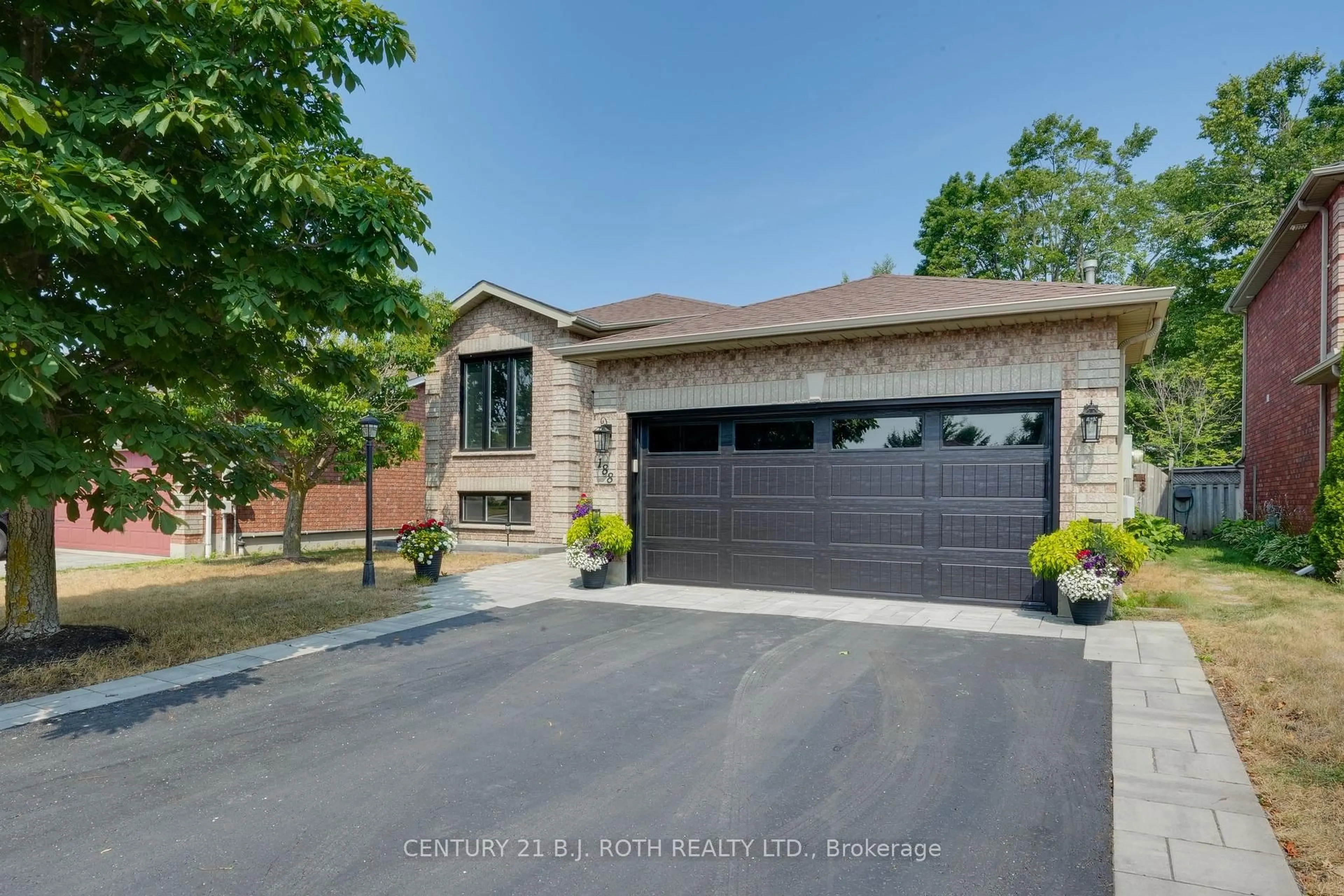 Home with brick exterior material, street for 188 Mapleton Ave, Barrie Ontario L4N 8T6