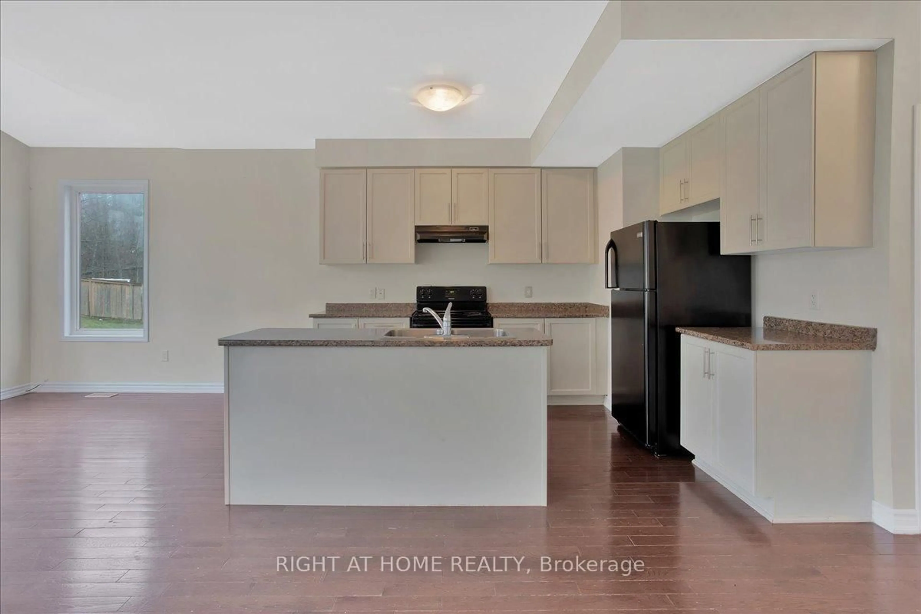 Open concept kitchen, unknown for 72 Christy Dr, Wasaga Beach Ontario L9Z 0E5