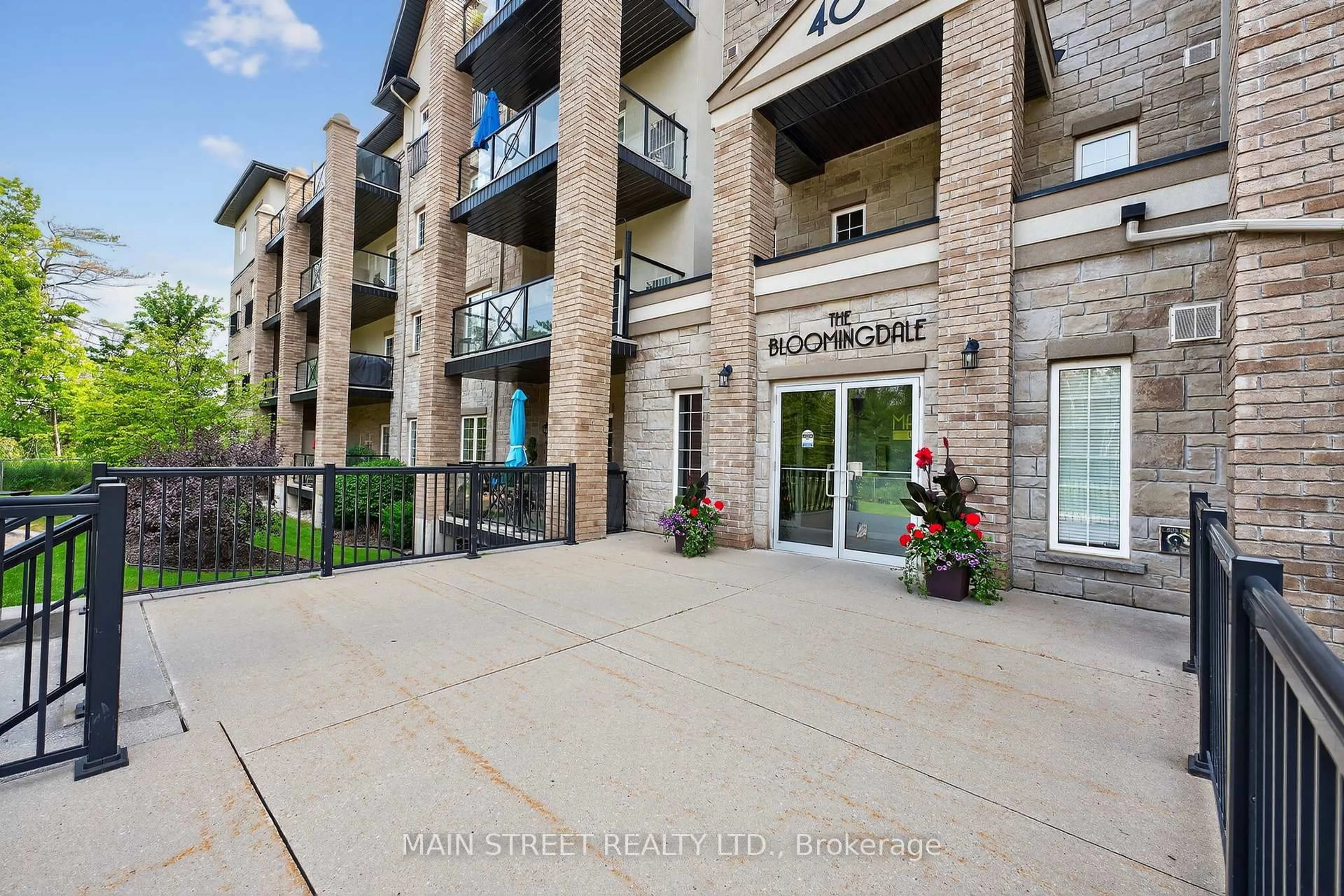 Unknown for 40 Ferndale Dr #303, Barrie Ontario L4N 2L3