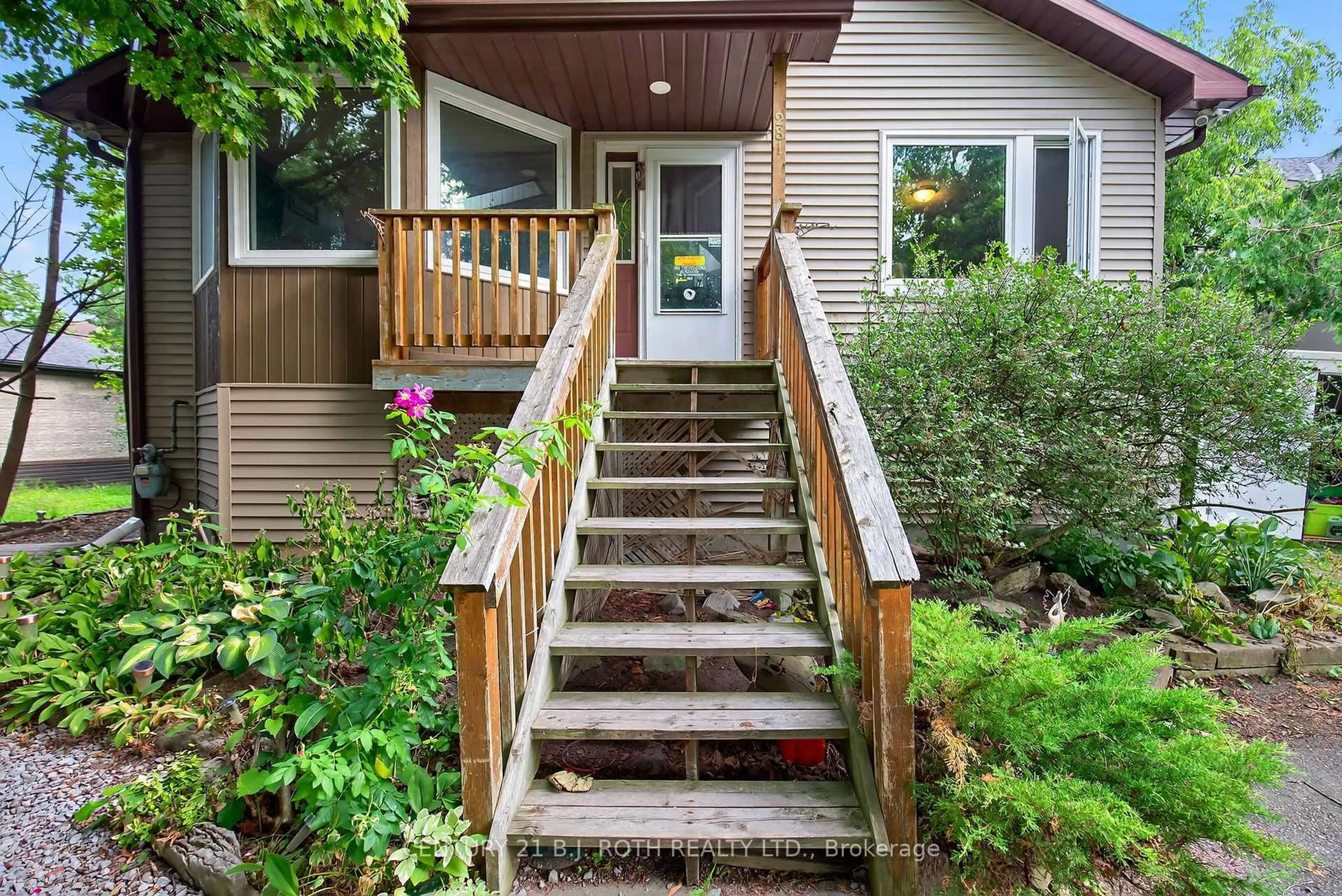 Unknown for 281 Harvie Rd, Barrie Ontario L4N 8J5