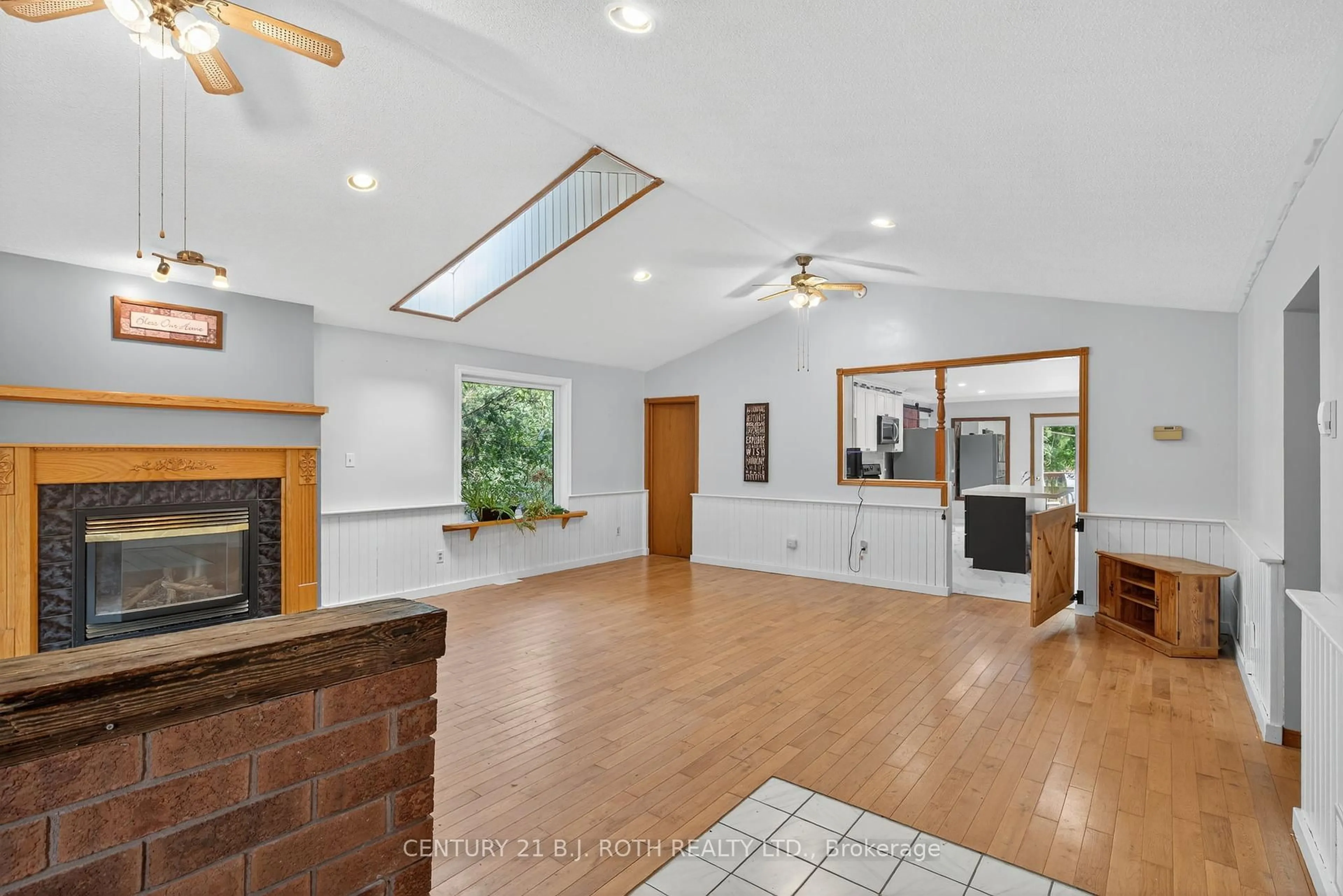 Unknown for 281 Harvie Rd, Barrie Ontario L4N 8J5