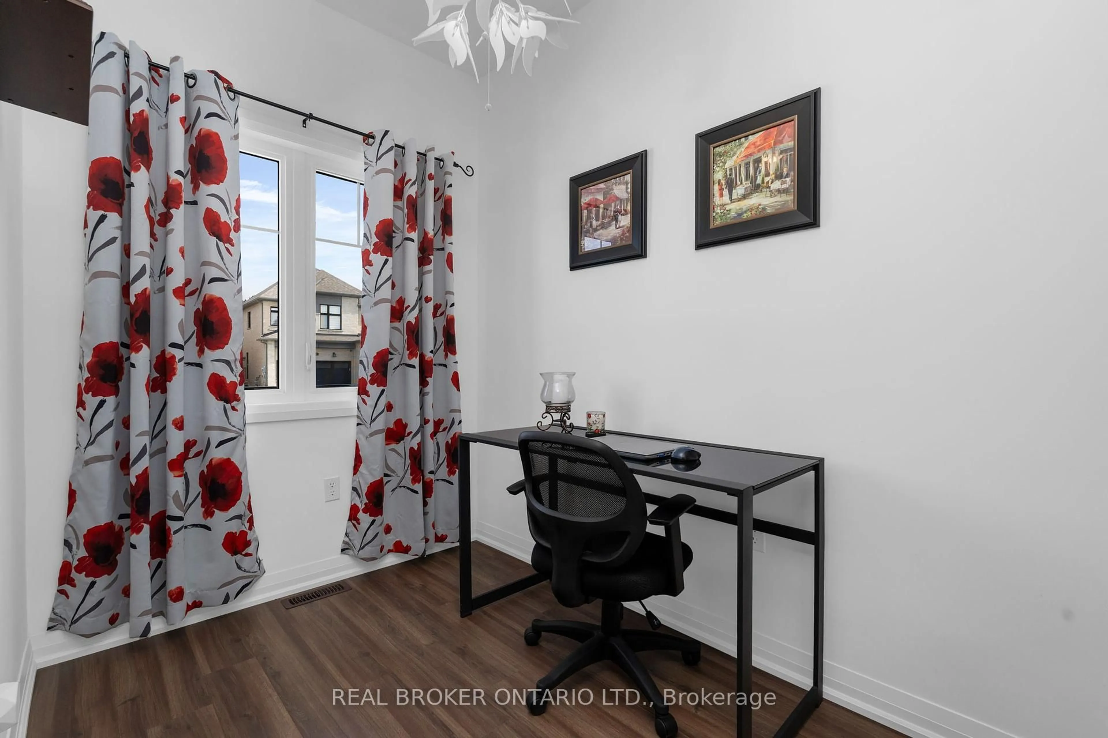 A pic of a room for 60 MABERN St, Barrie Ontario L9J 0J2