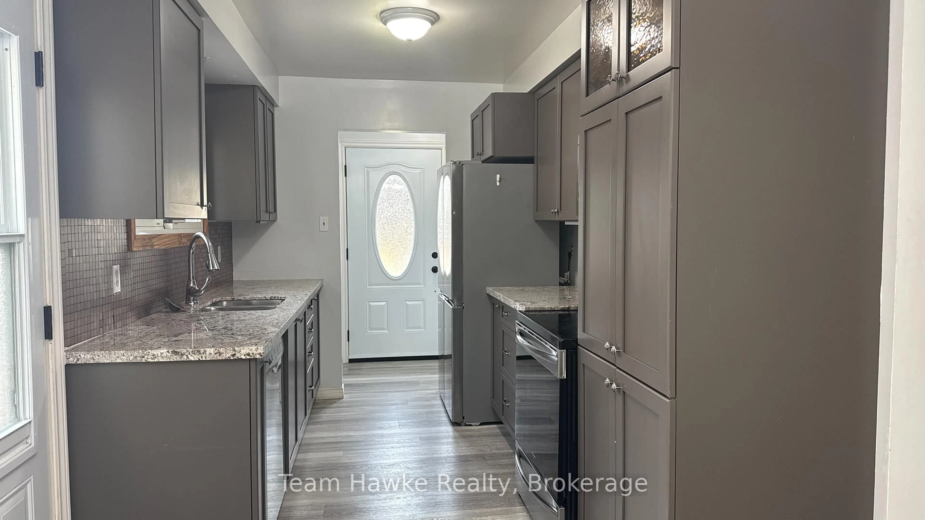 Standard kitchen, unknown for 6 Beaumaur Dr, Penetanguishene Ontario L9M 1V7