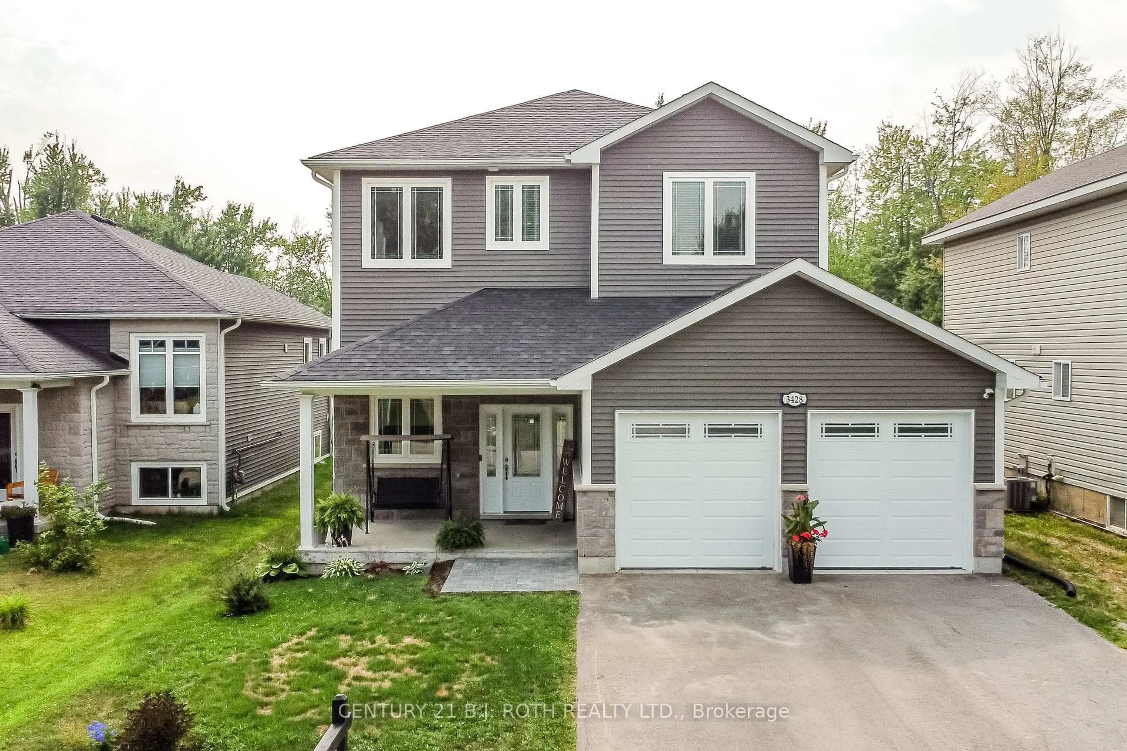 Home with vinyl exterior material, street for 3428 Timberline Ave, Severn Ontario L3V 0V8
