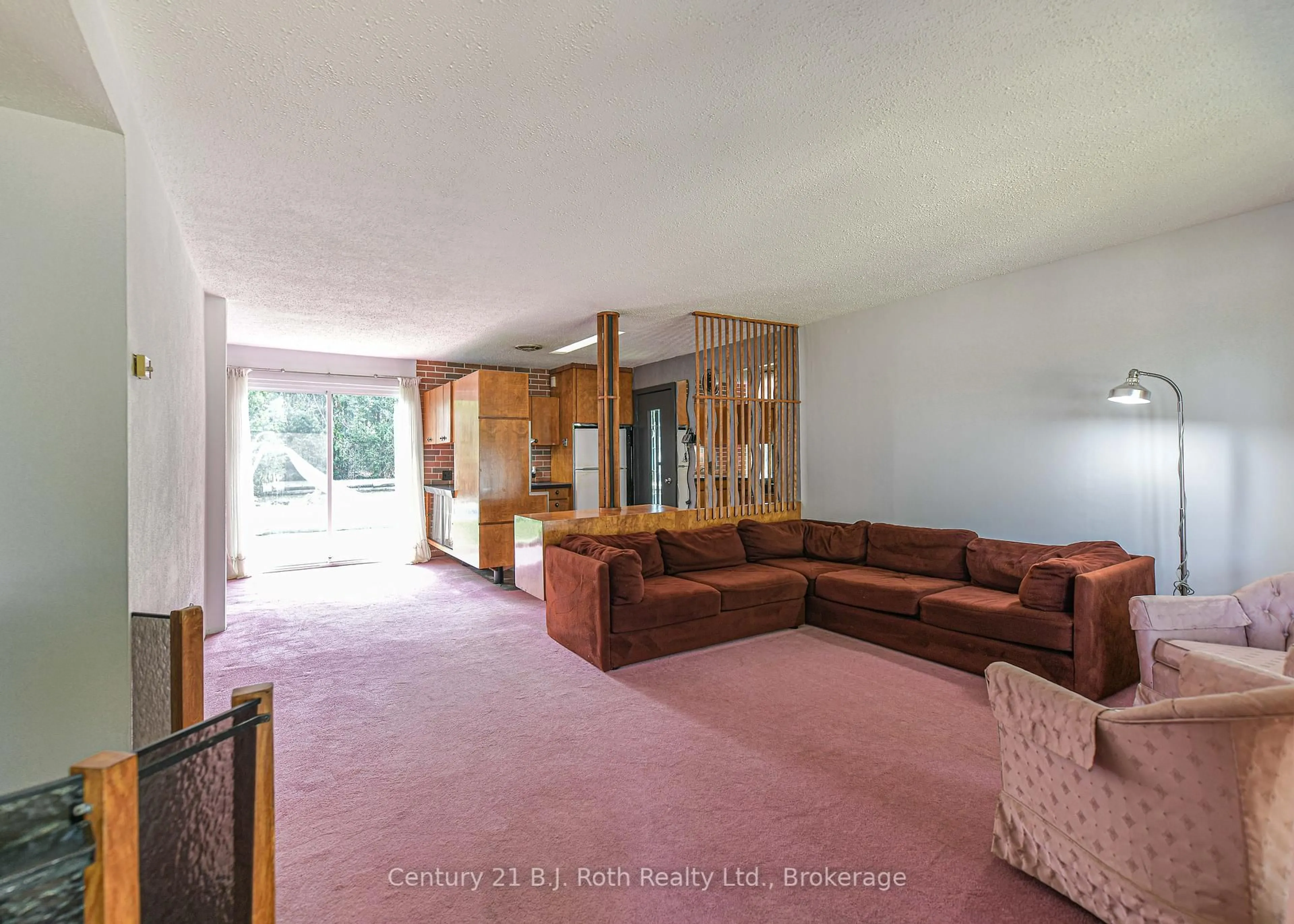 Living room with furniture, carpet floor for 535 High St, Orillia Ontario L3V 4X9