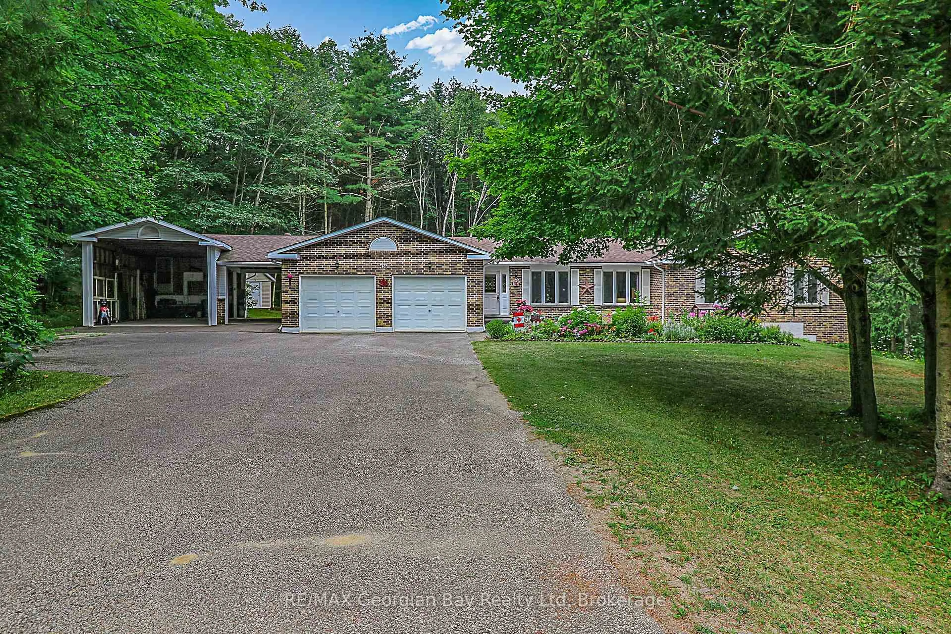 A pic from outside/outdoor area/front of a property/back of a property/a pic from drone, water/lake/river/ocean view for 436 Puddicombe Rd, Midland Ontario L4R 5G7