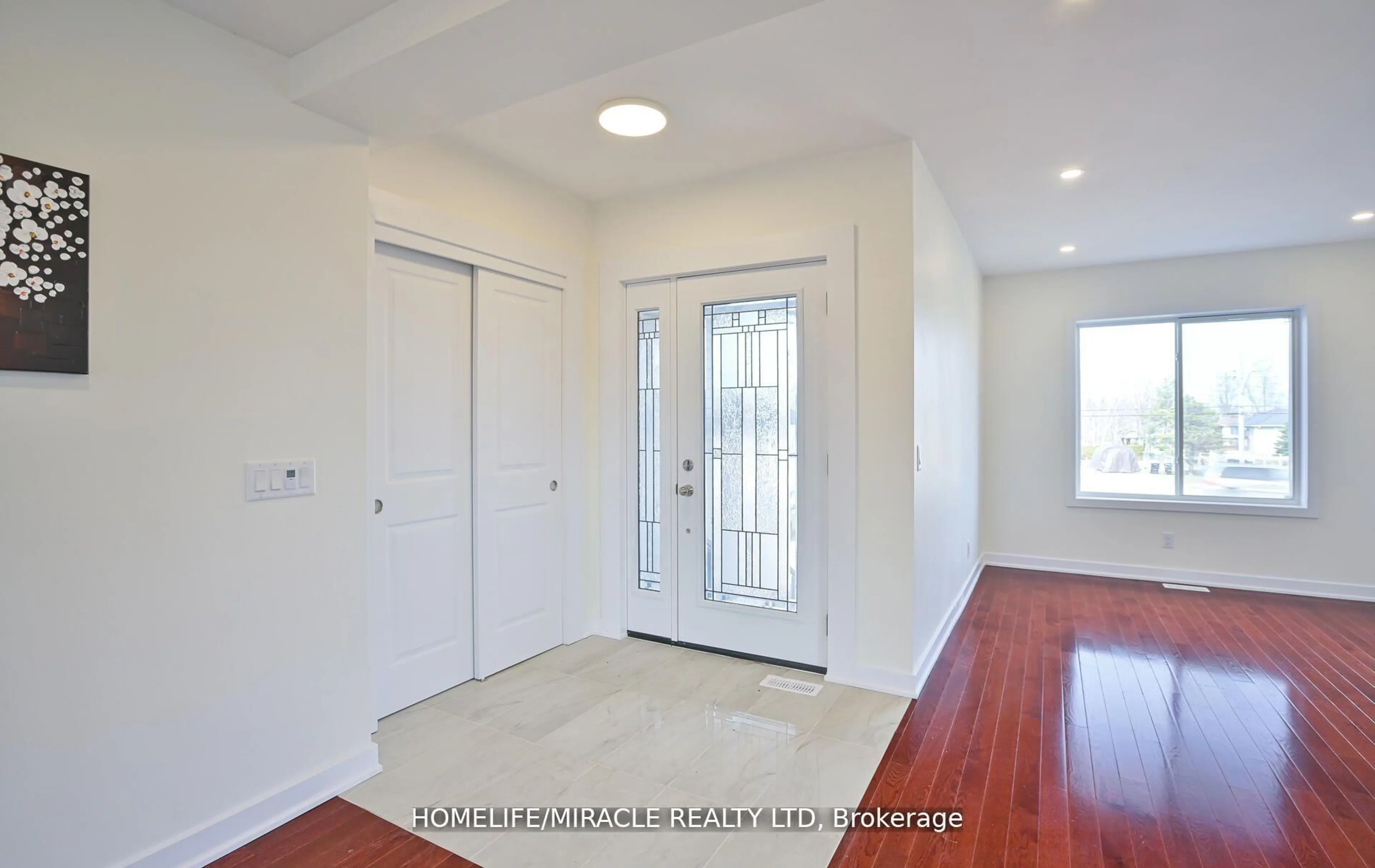 Indoor entryway for 7497 County Rd, Clearview Ontario L0M 1S0