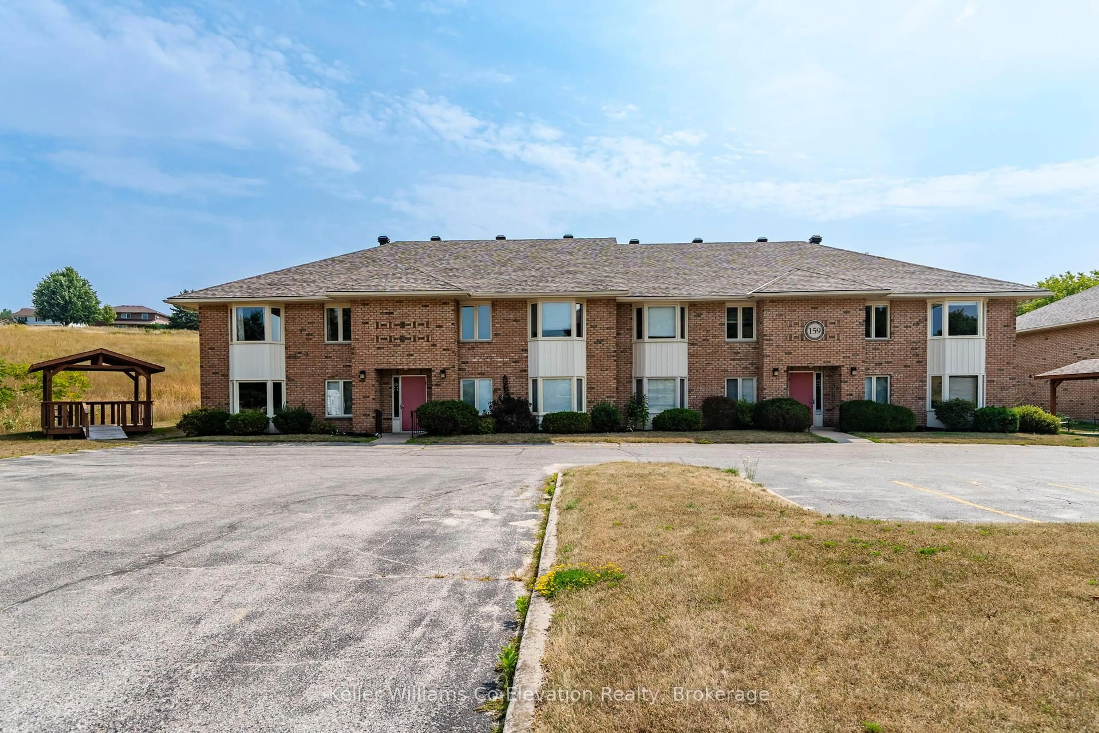 A pic from outside/outdoor area/front of a property/back of a property/a pic from drone, building for 159 Church St #2, Penetanguishene Ontario L9M 1E4