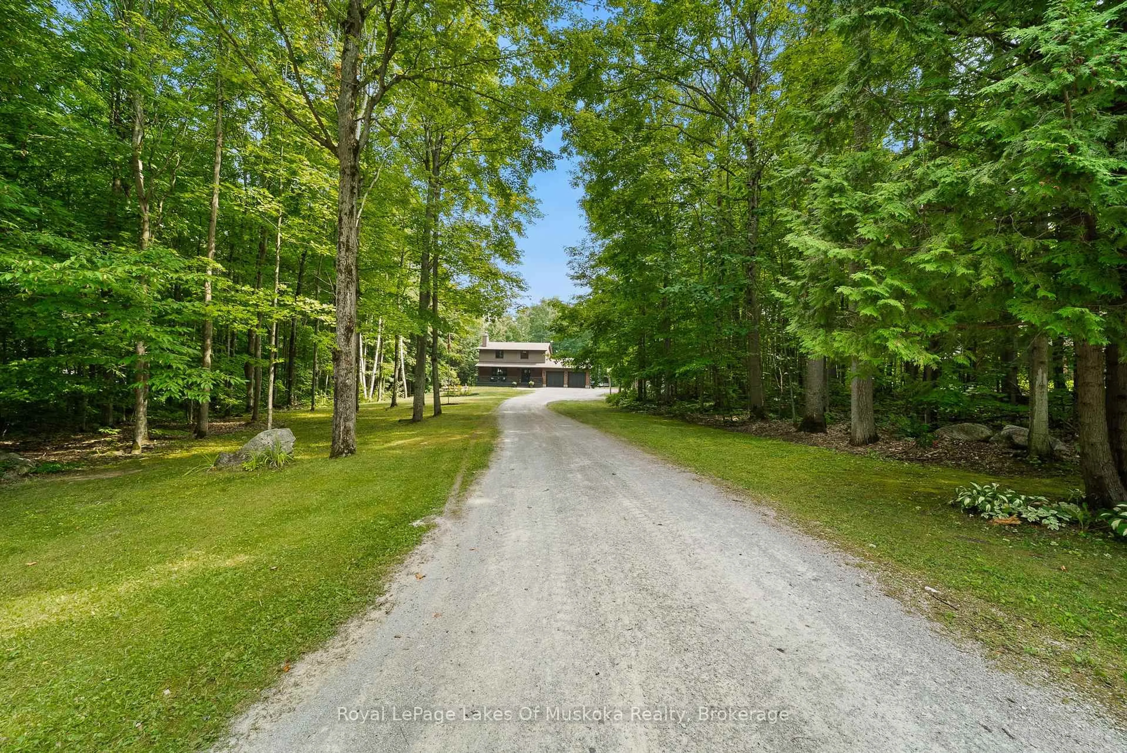 A pic from outside/outdoor area/front of a property/back of a property/a pic from drone, forest/trees view for 3456 Beechwood Dr, Severn Ontario L0K 1E0