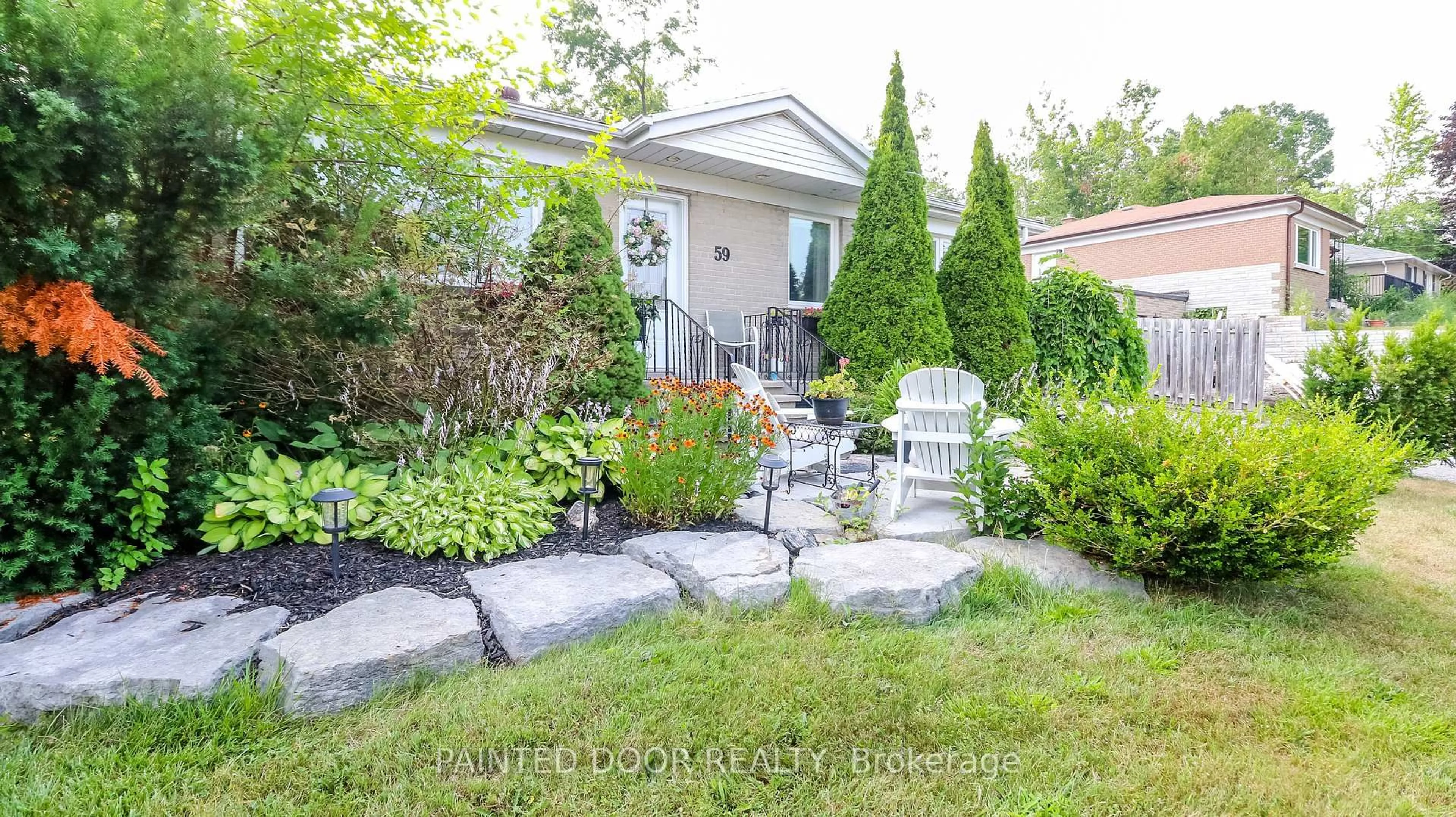 Patio, street for 59 Esther Anne Dr, Orillia Ontario L3V 3G8