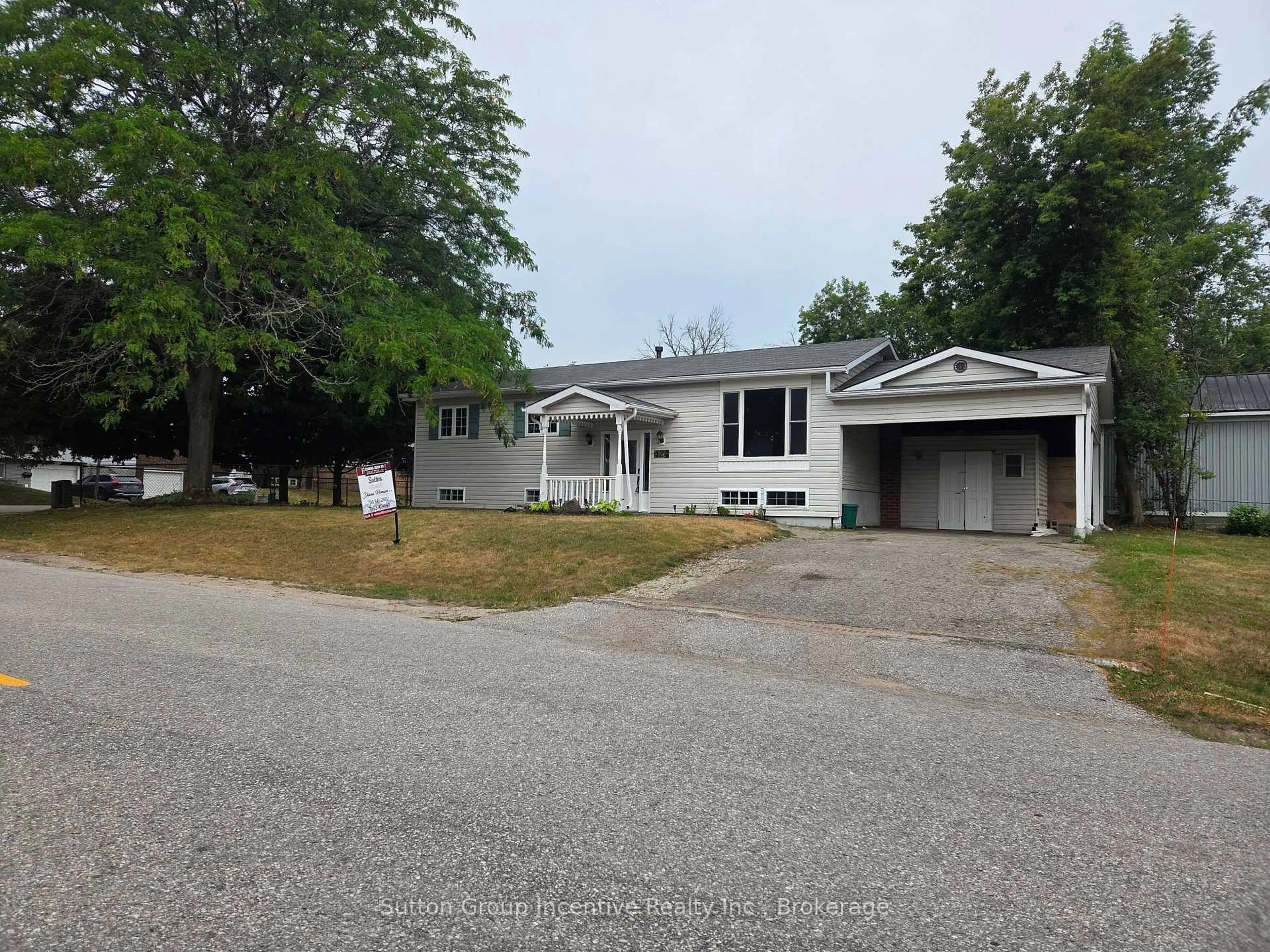 Unknown for 424 Raymond Ave, Orillia Ontario L3V 6X4