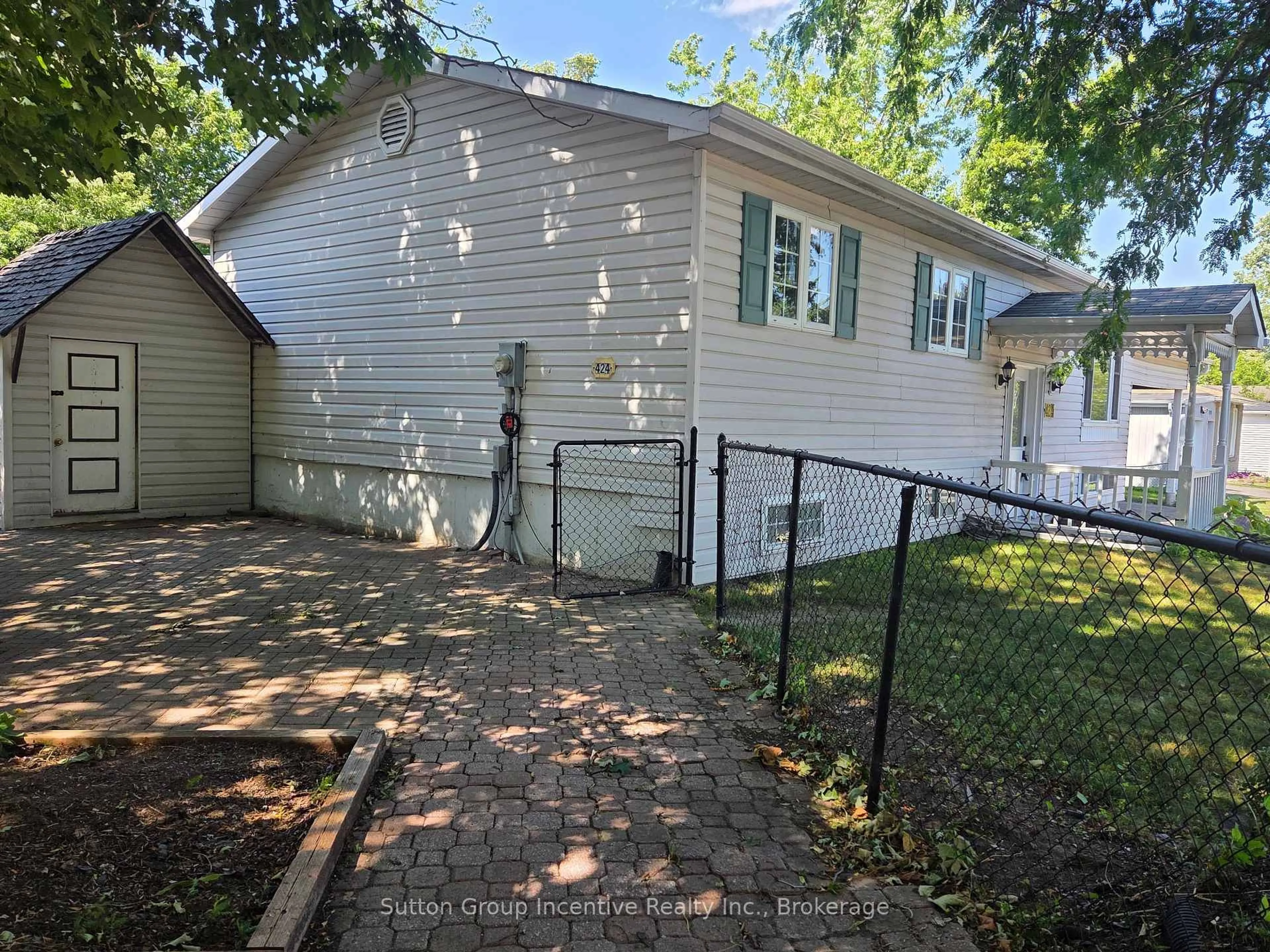Unknown for 424 Raymond Ave, Orillia Ontario L3V 6X4