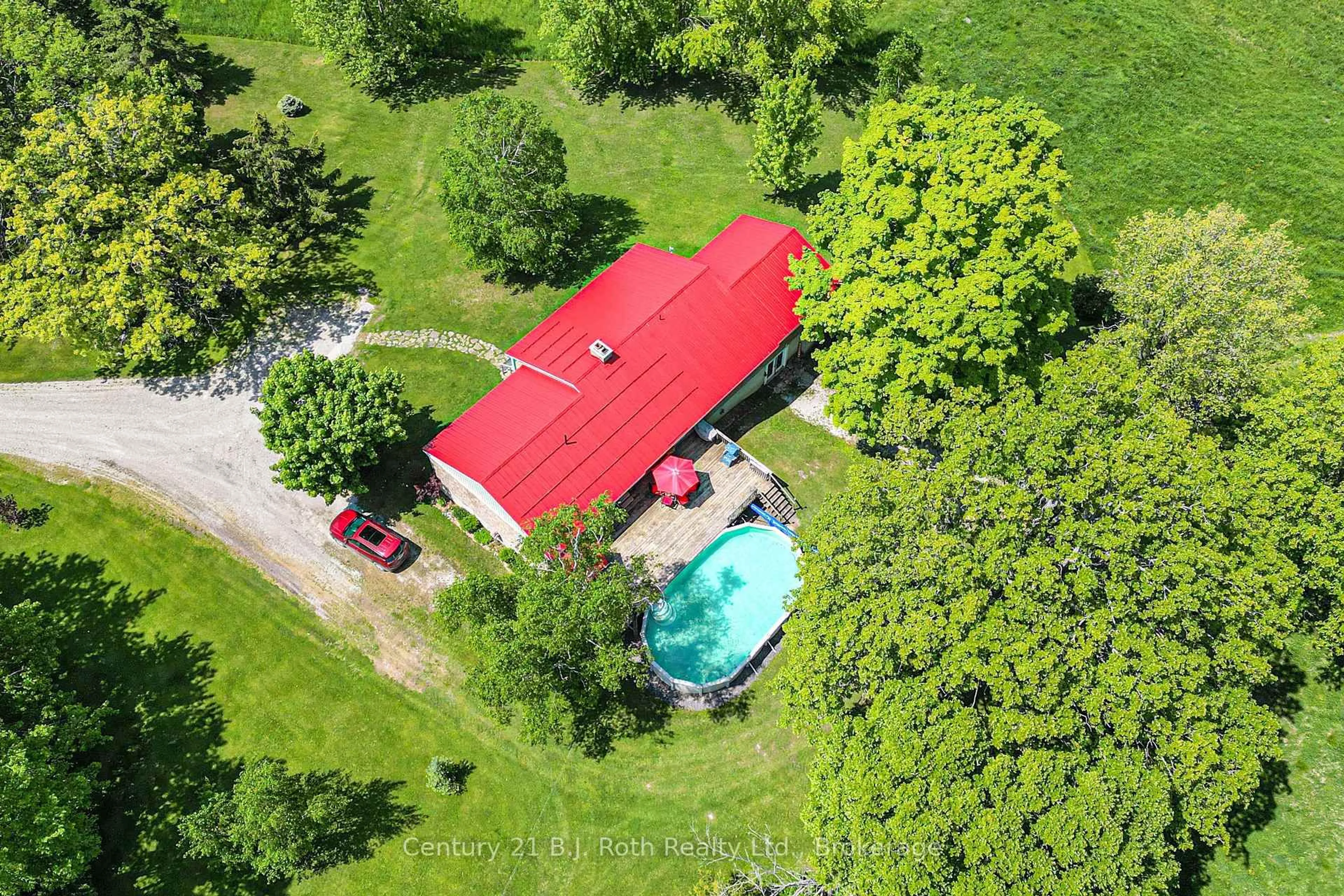 A pic from outside/outdoor area/front of a property/back of a property/a pic from drone, unknown for 1542 Wainman Line, Severn Ontario L0K 1E0