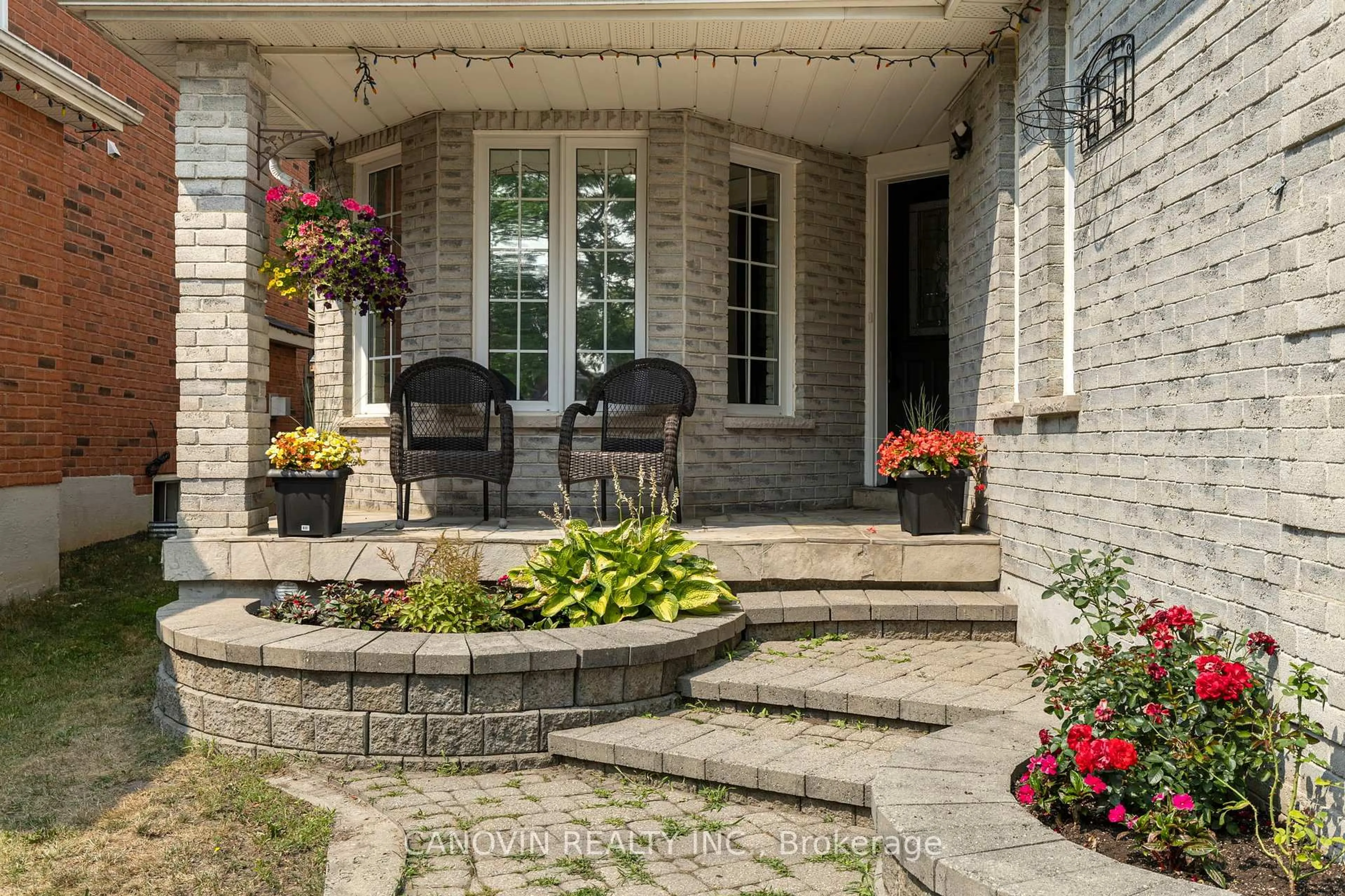 Patio, street for 117 Violet St, Barrie Ontario L4N 9M8
