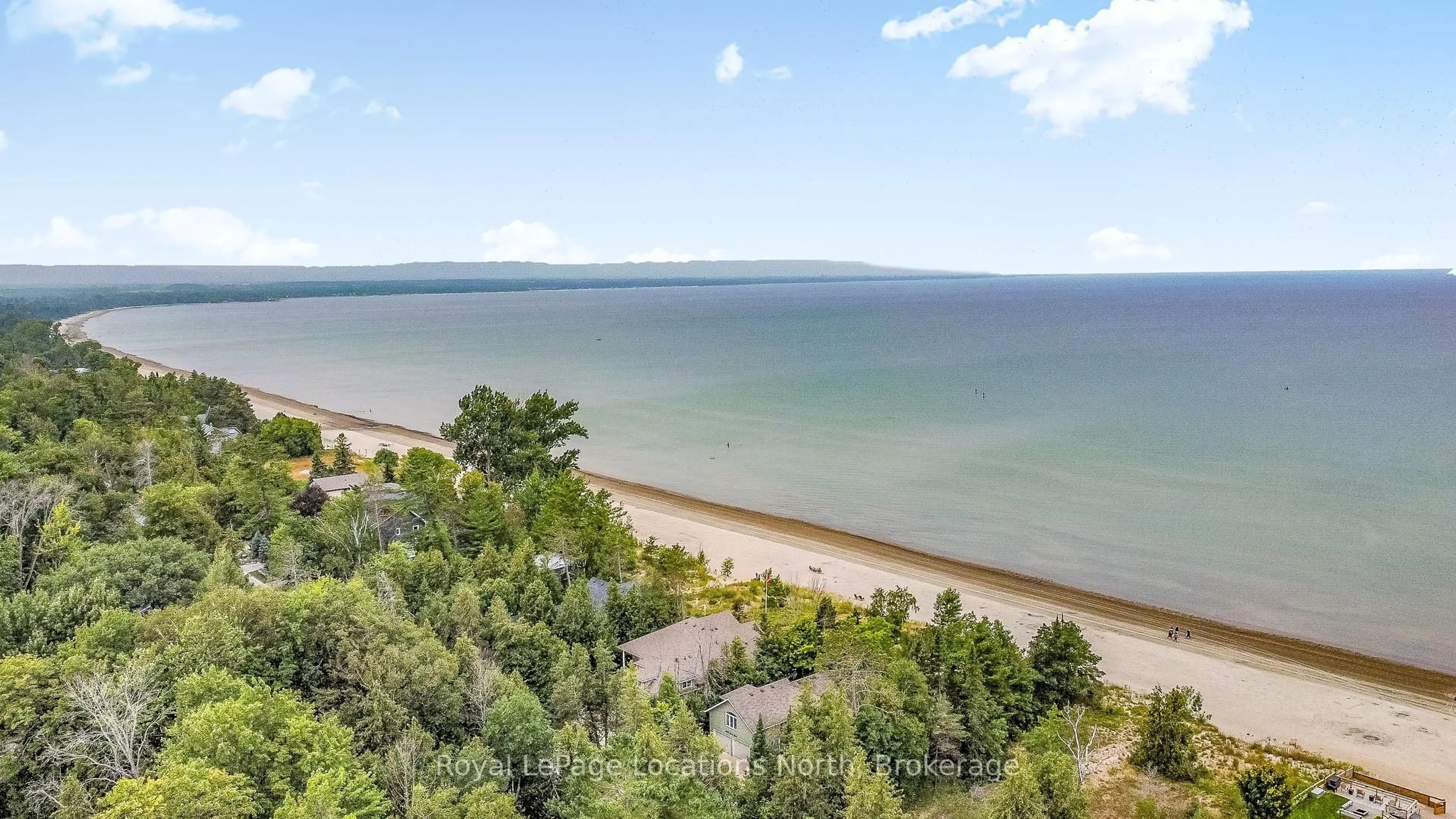 A pic from outside/outdoor area/front of a property/back of a property/a pic from drone, water/lake/river/ocean view for 58 39th St, Wasaga Beach Ontario L9Z 2A2