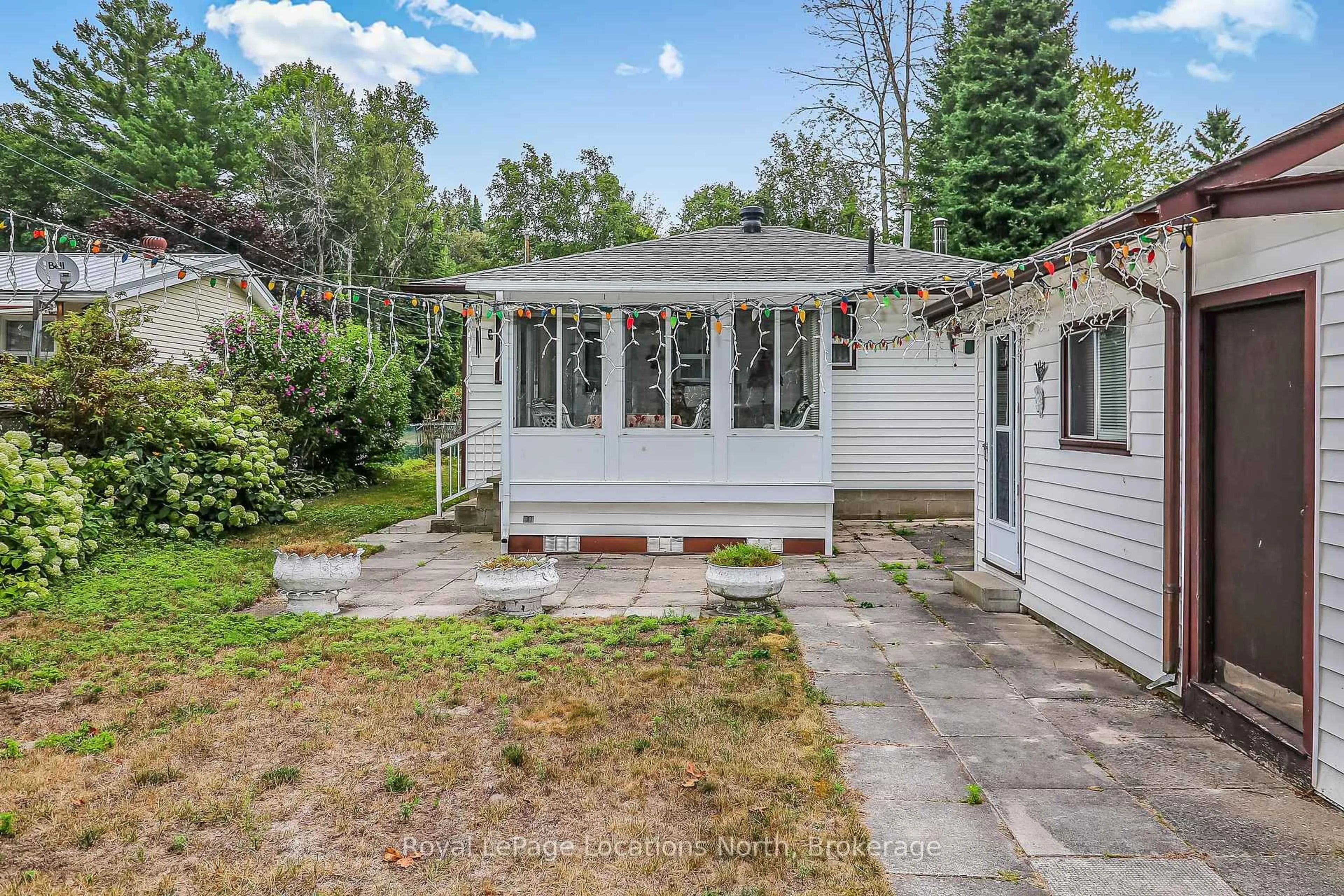 Patio, street for 58 39th St, Wasaga Beach Ontario L9Z 2A2