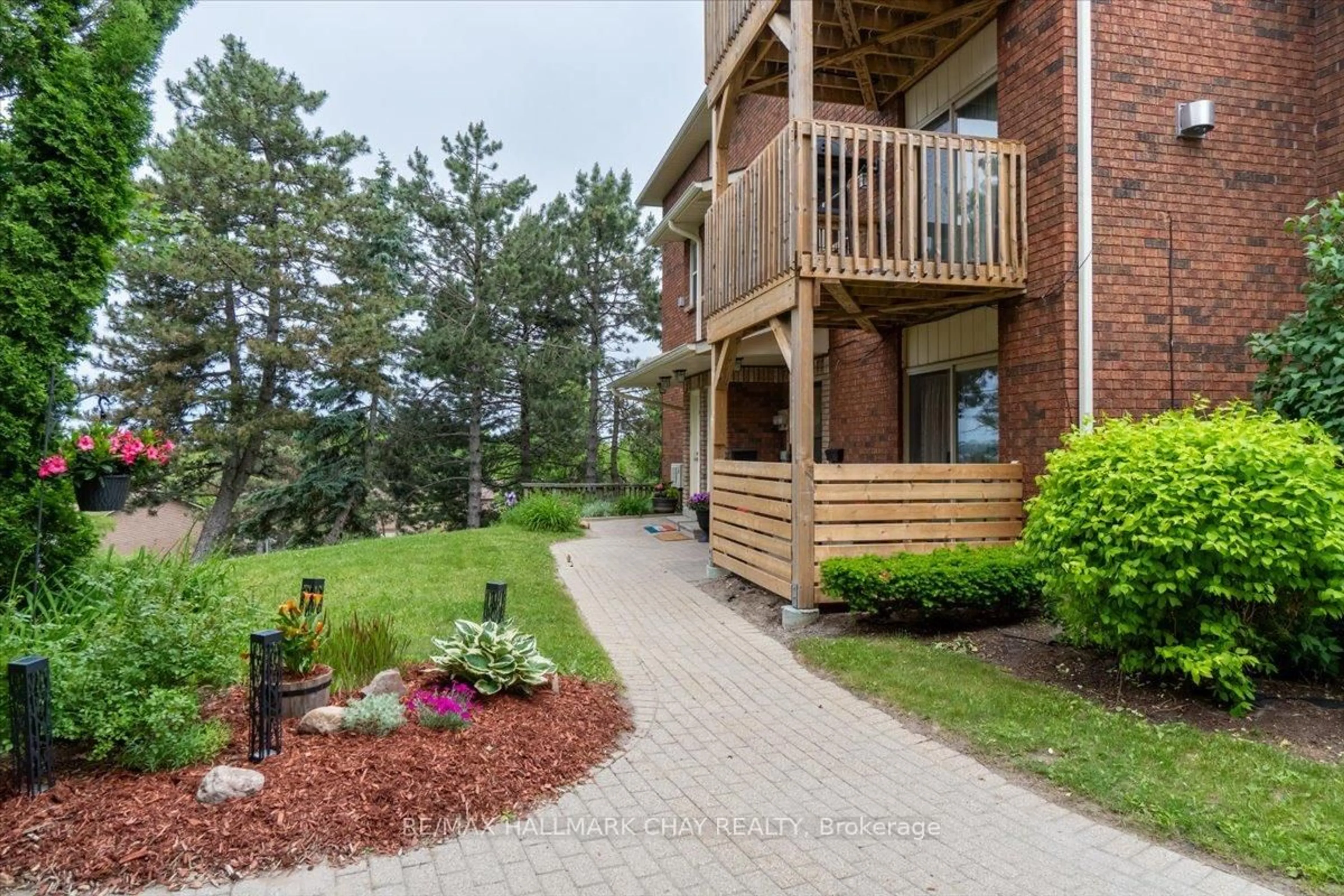 Patio, water/lake/river/ocean view for 50 Loggers Ru #2, Barrie Ontario L4N 6W5