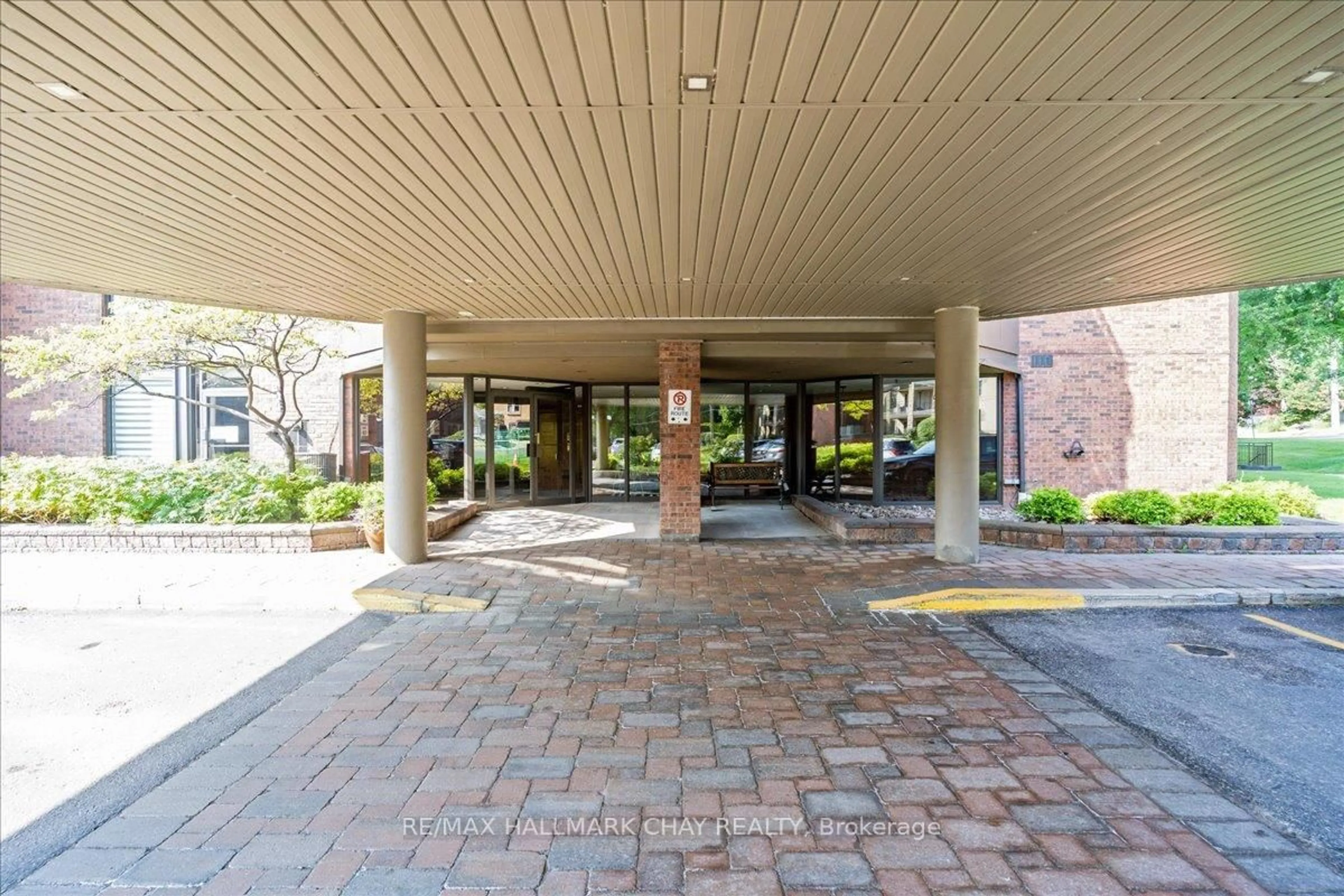 Unknown for 181 Collier St #204, Barrie Ontario L4M 5L6