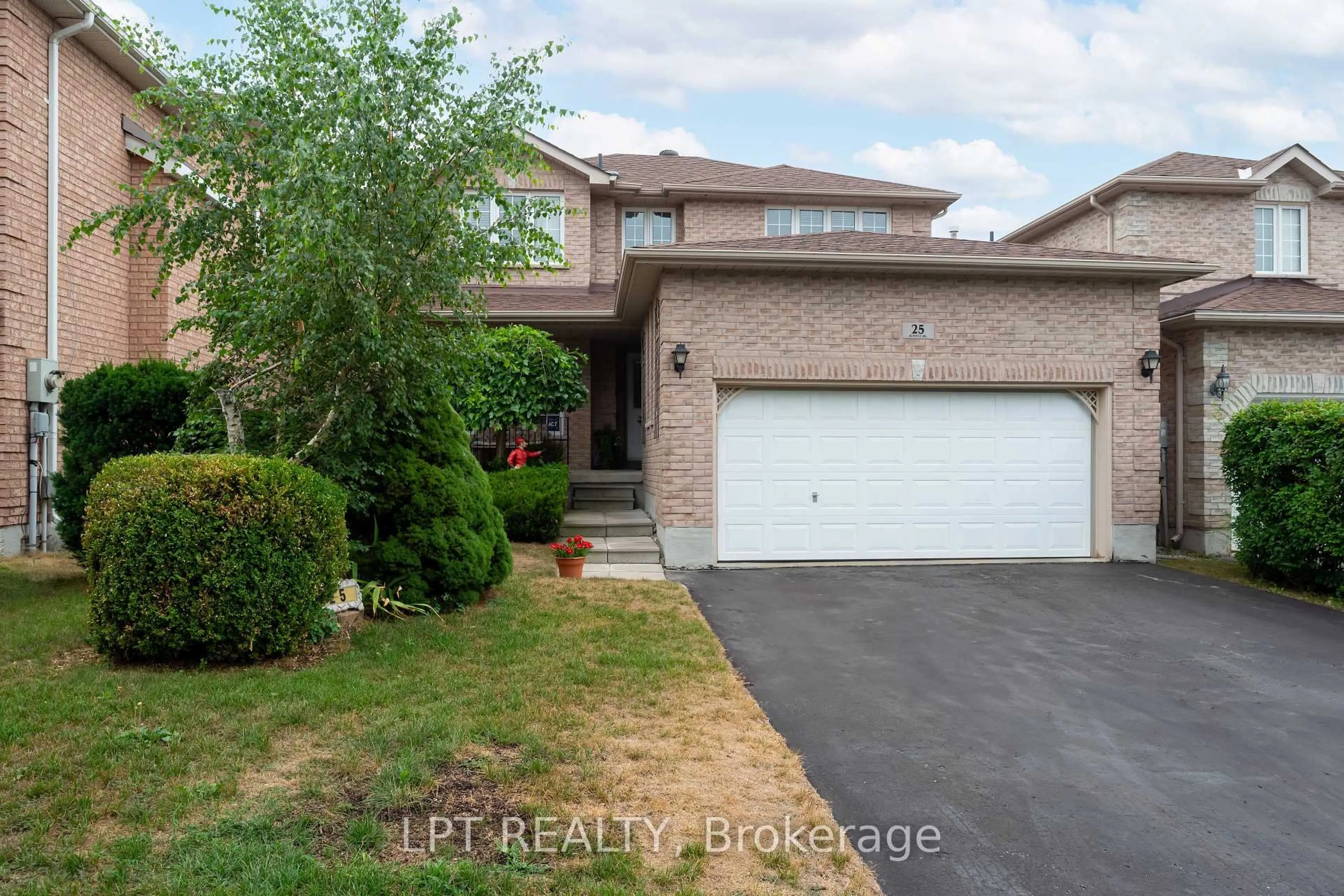 A pic from outside/outdoor area/front of a property/back of a property/a pic from drone, street for 25 Dunnett Dr, Barrie Ontario L4N 0J7