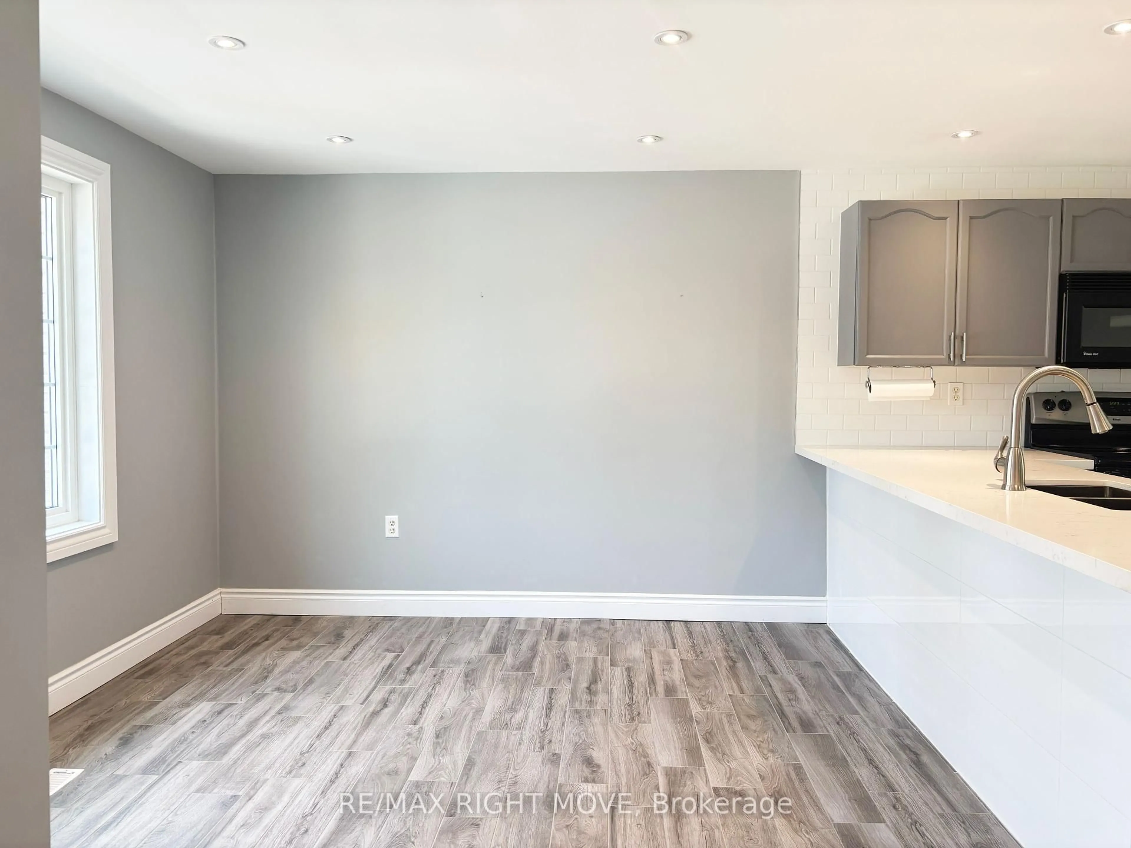 A pic of a room for 131 Athabaska Rd, Barrie Ontario L4N 8E5