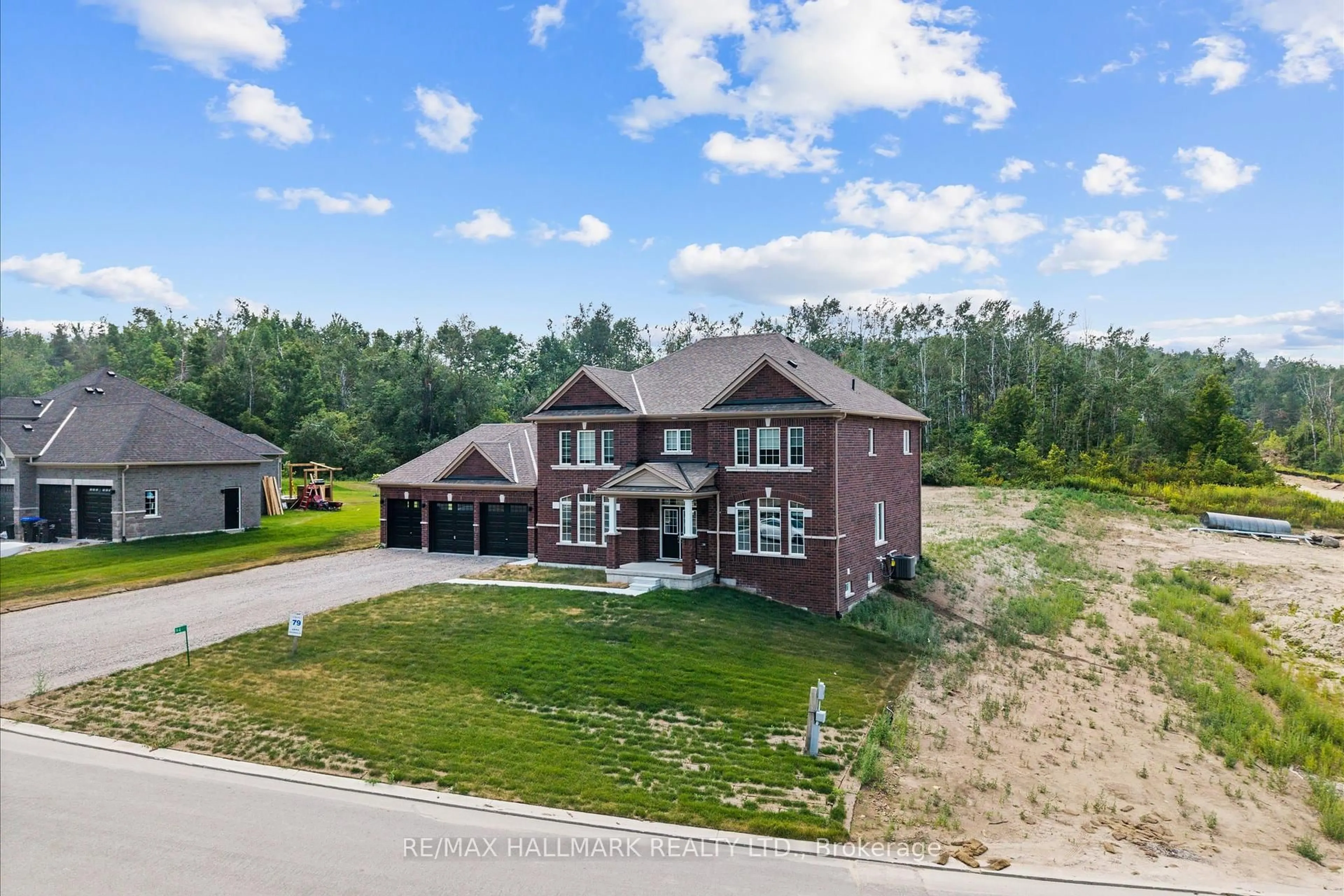A pic from outside/outdoor area/front of a property/back of a property/a pic from drone, unknown for 94 Ruby Rdge, Oro-Medonte Ontario L0L 2E0