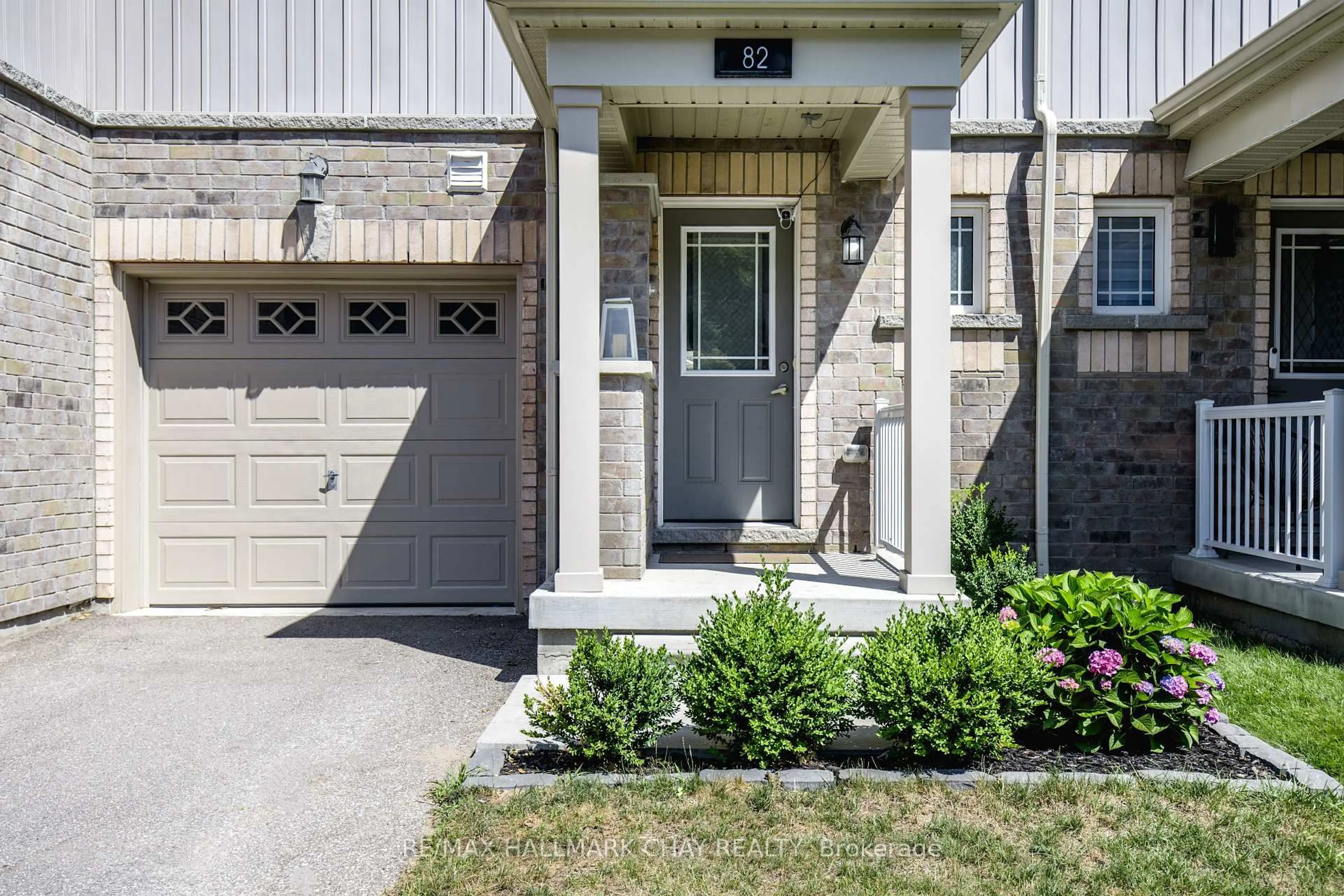 Unknown for 82 Franks Way, Barrie Ontario L4N 3J1