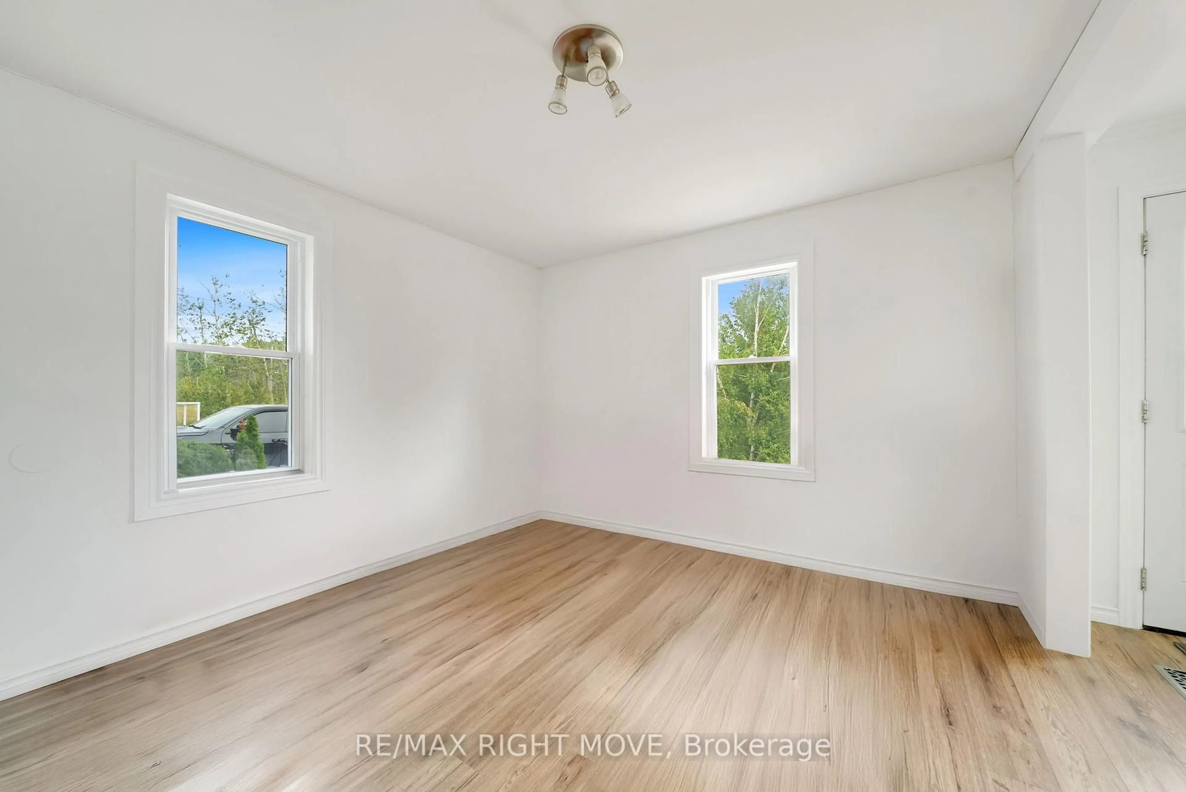 A pic of a room for 2639 Ego Sdrd, Severn Ontario L3V 6H3