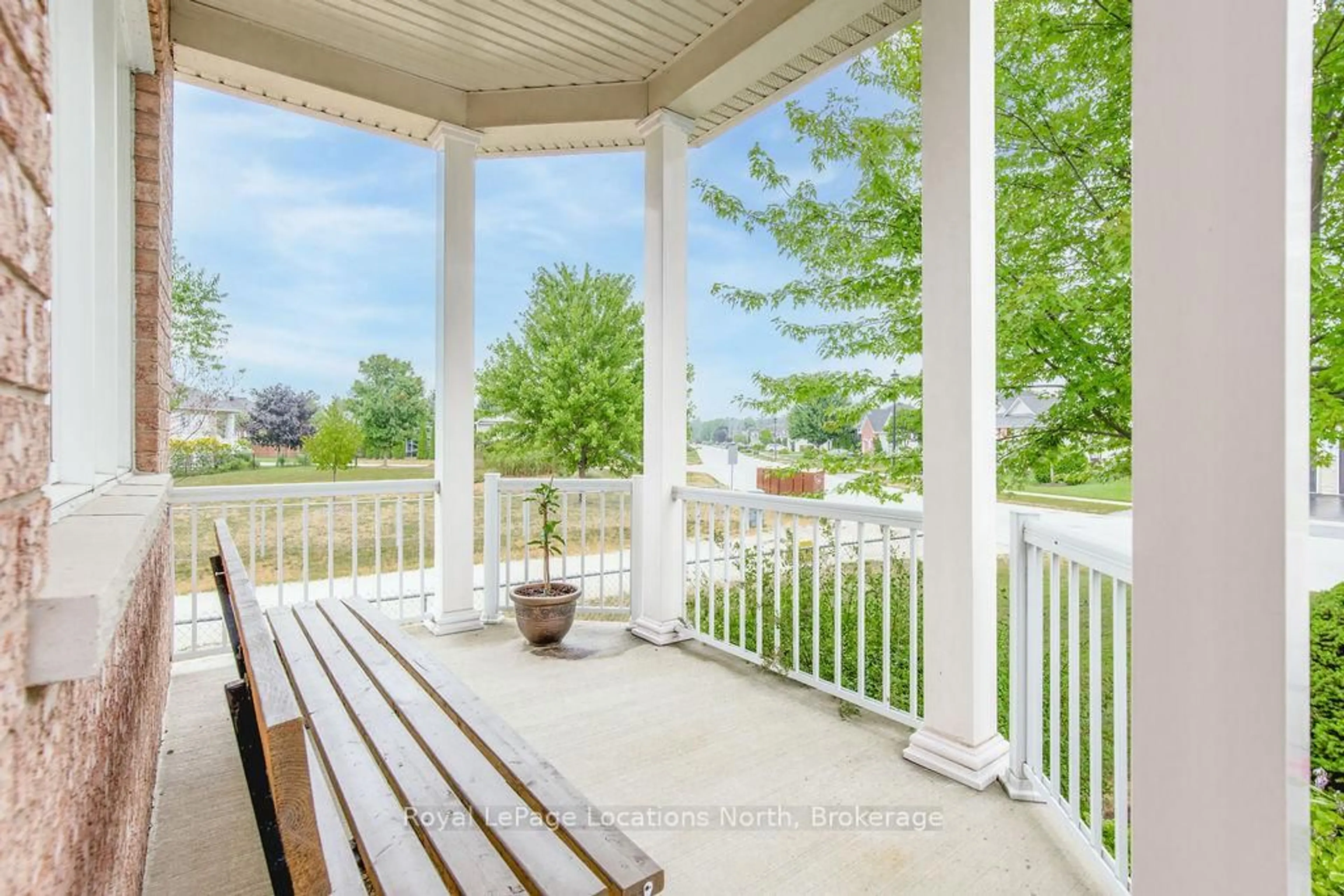 Patio, water/lake/river/ocean view for 48 MEADOWLARK Blvd, Wasaga Beach Ontario L9Z 3B2